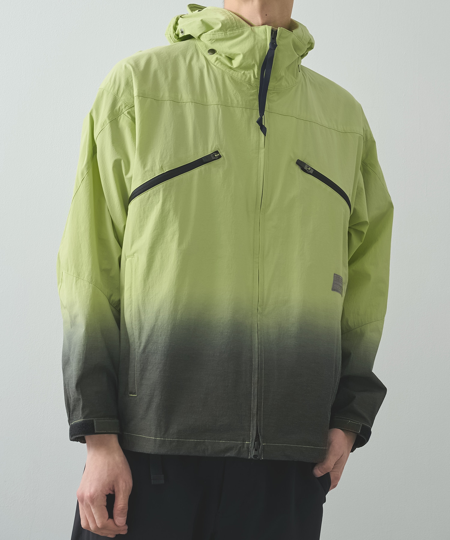 THE BREATHABLE HOODED GRADIENT GARMENT DYEING JACKET