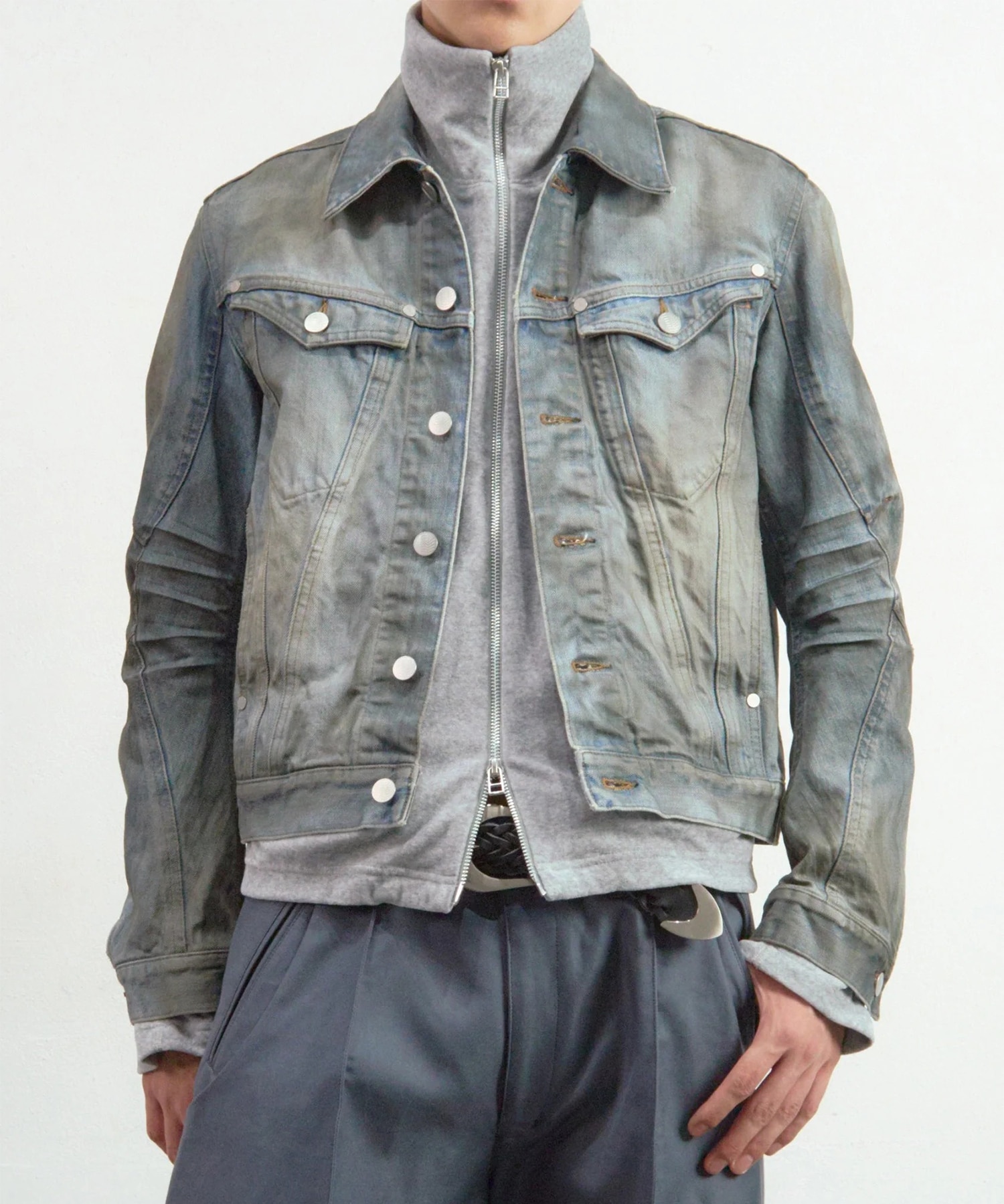 DENIM TRUCKER JACKET