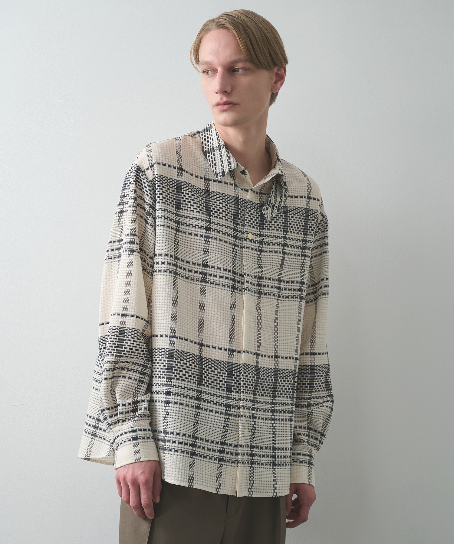 Sheer Tile Check Chin Tab Shirt