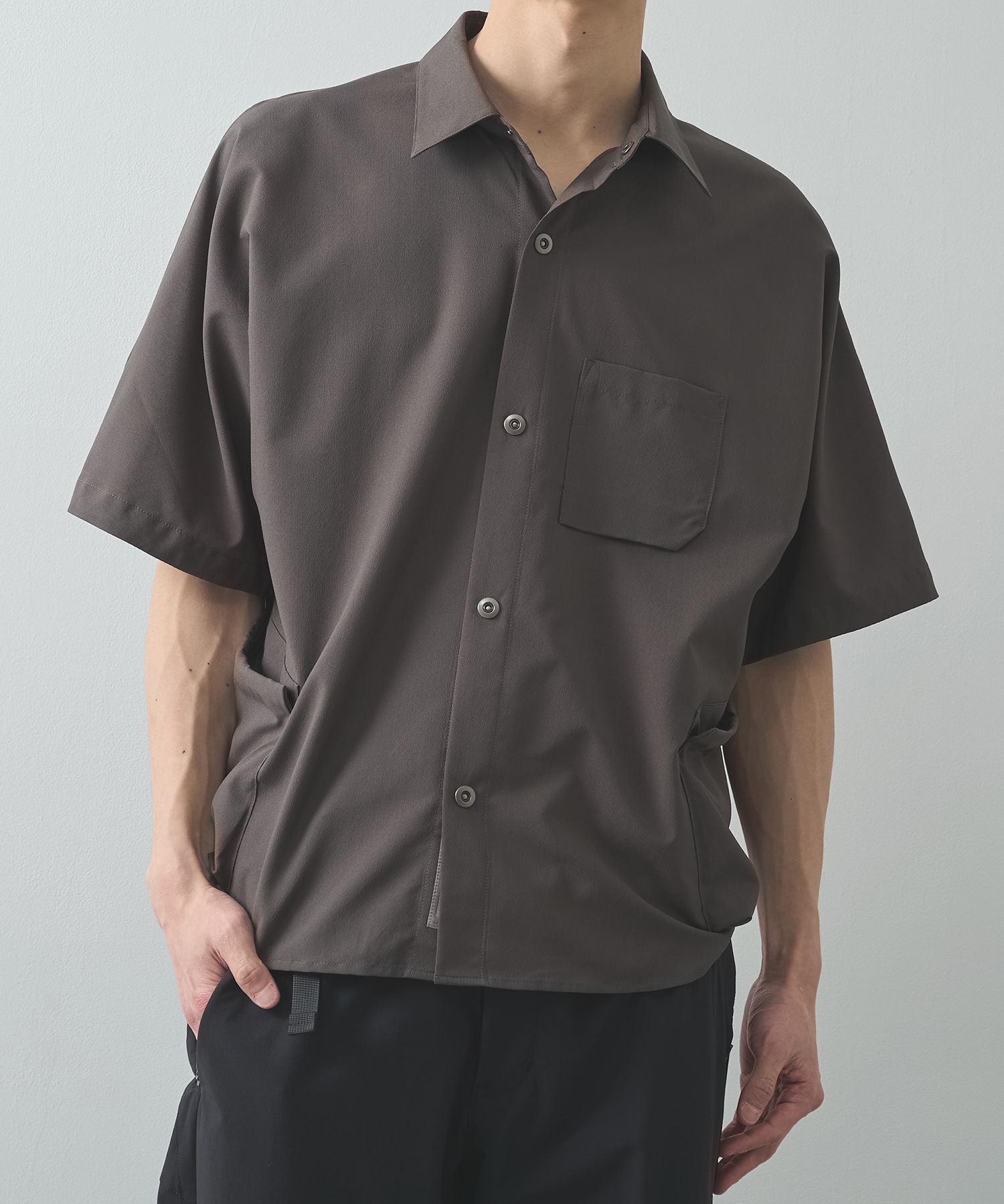 THE MULTIPLE POCKETS S/S SHIRTS