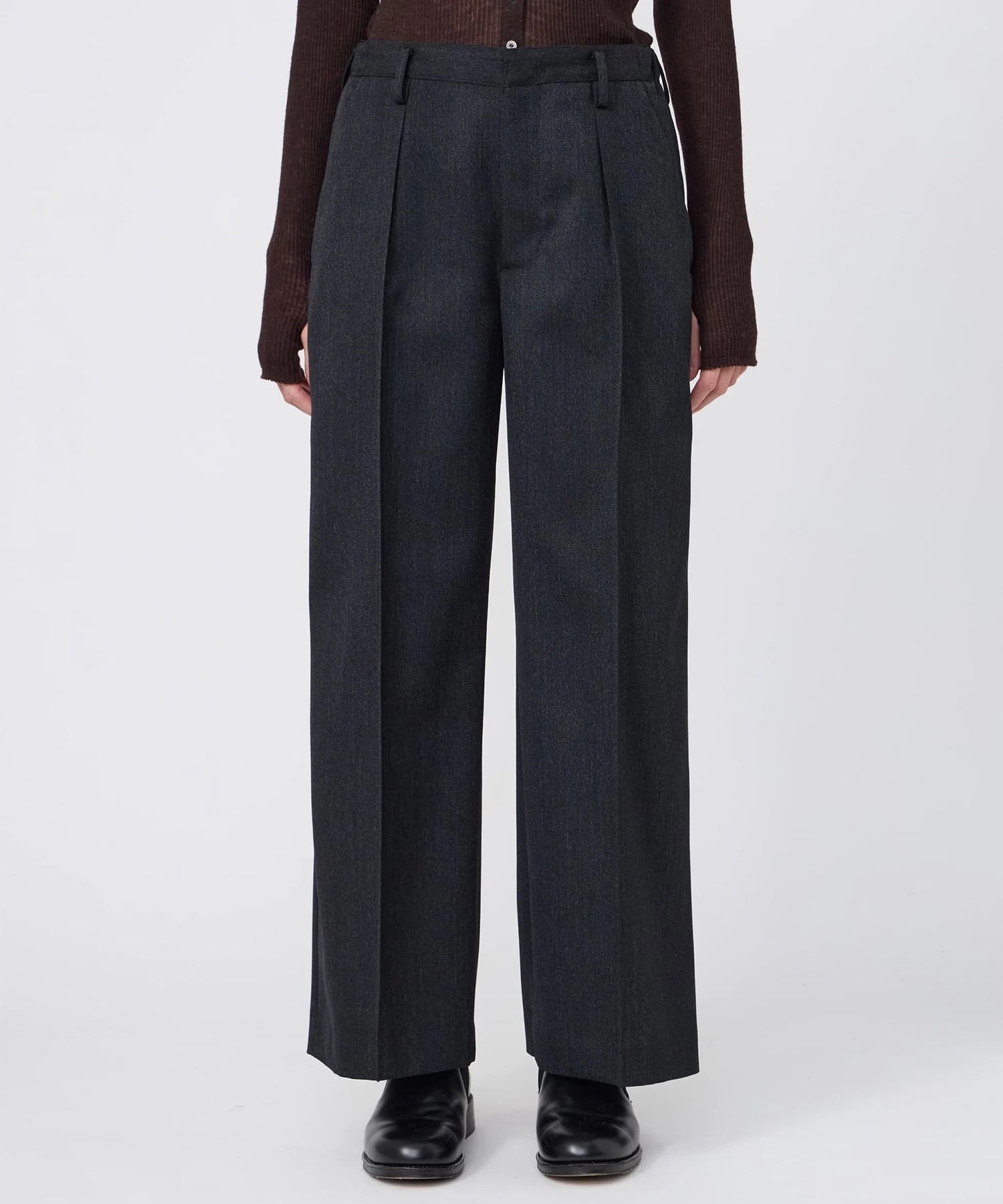 ONE-TUCK BAGGY TROUSERS