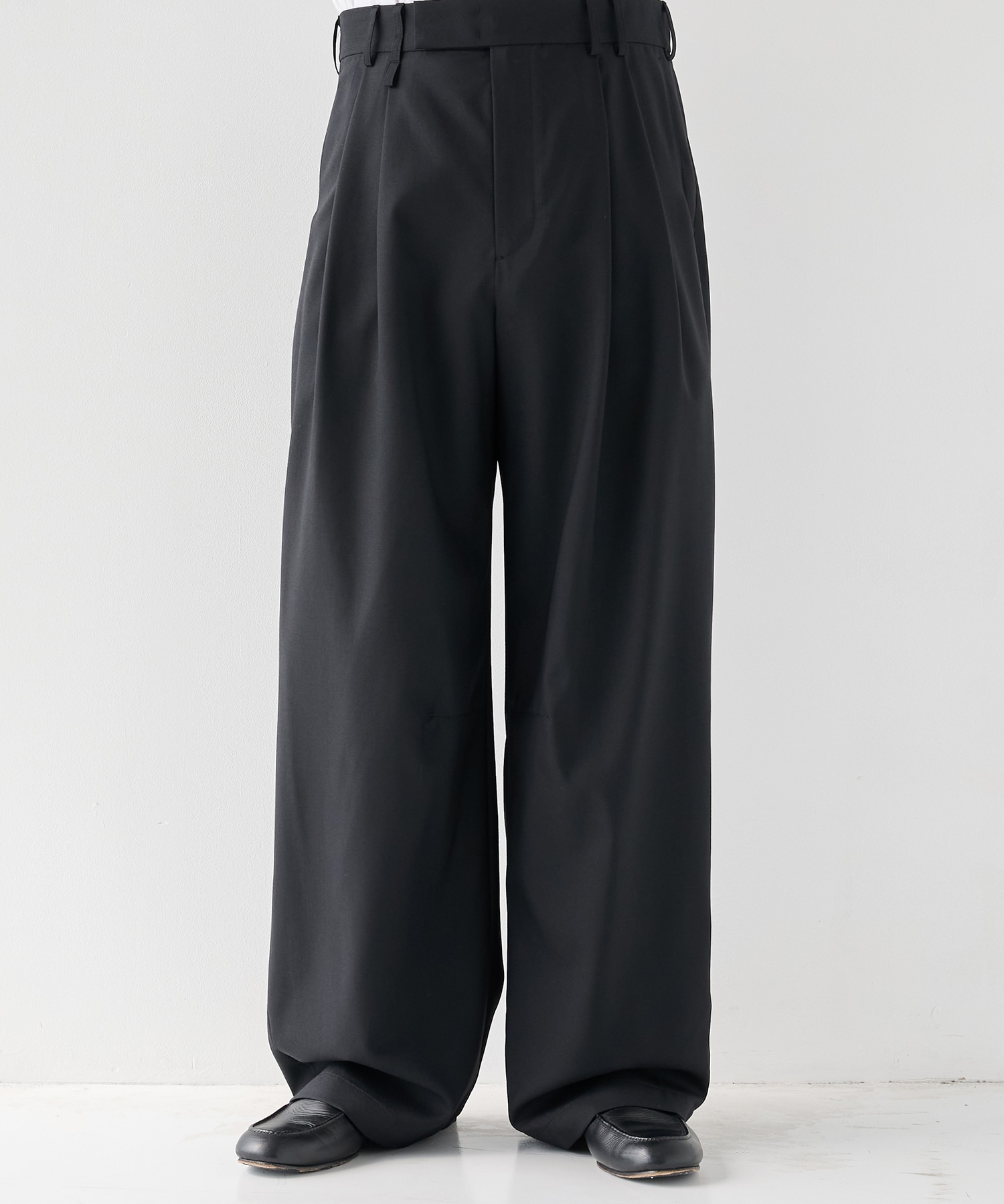 2Tuck Curve Slacks