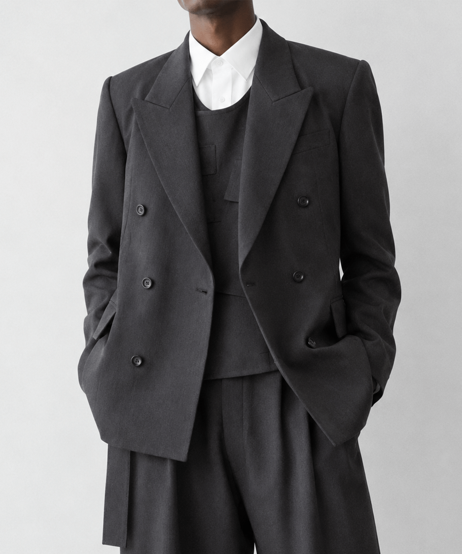 Low Gorge Peaked Lapel JKT