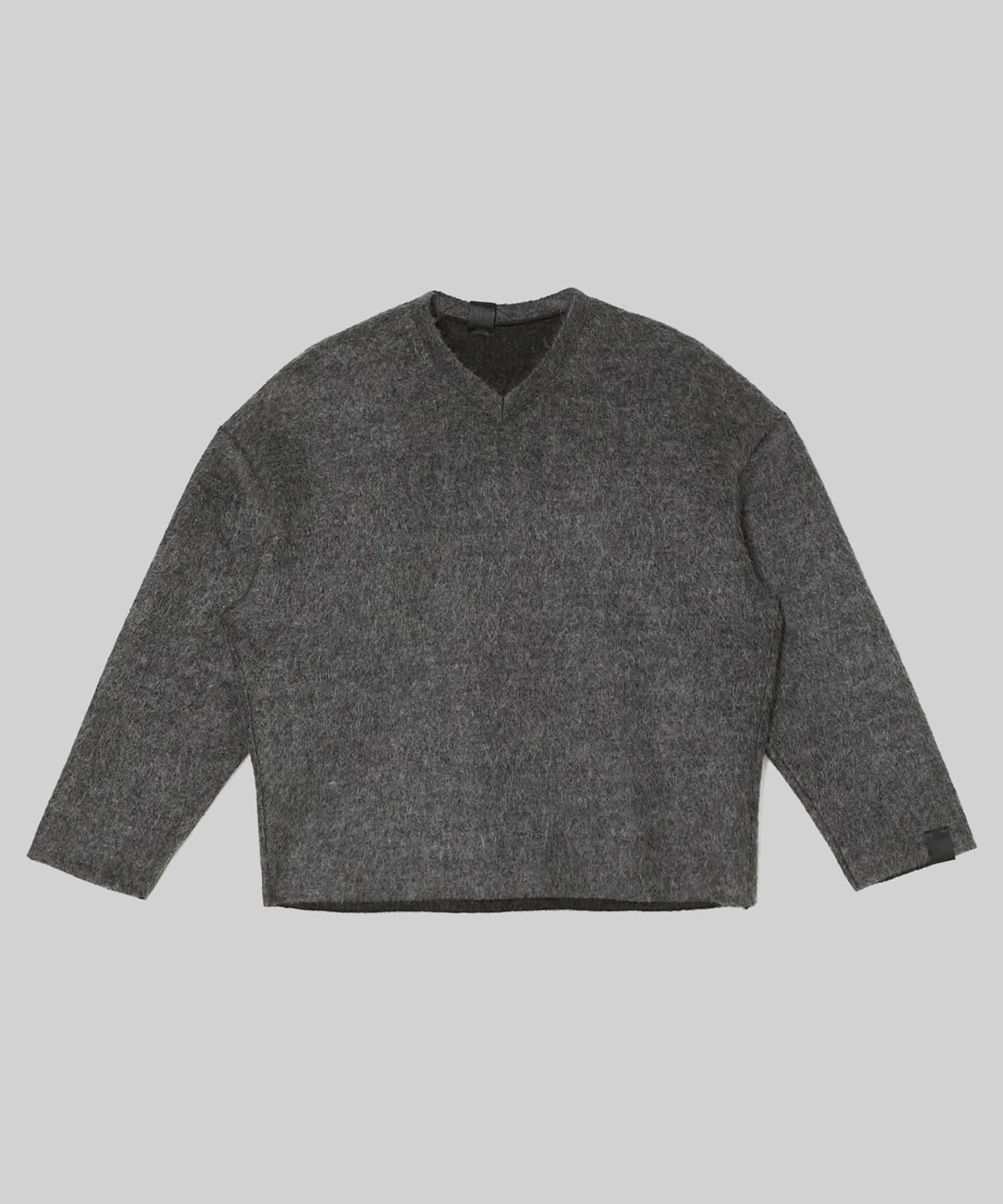 2262-CS01-024 / REVERSIBLE V-NECK KNIT PULLOVER