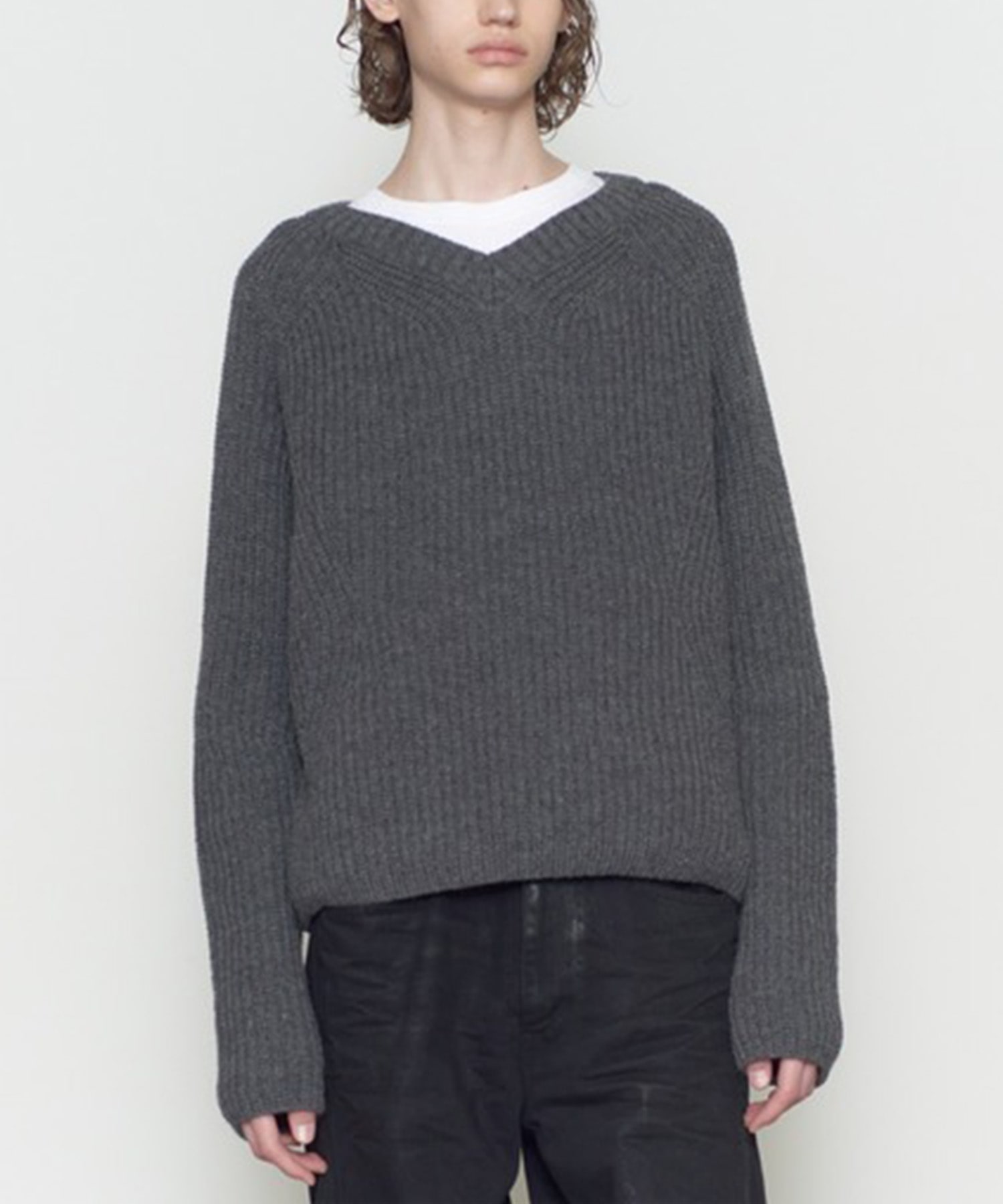 V-NECK SWEATER