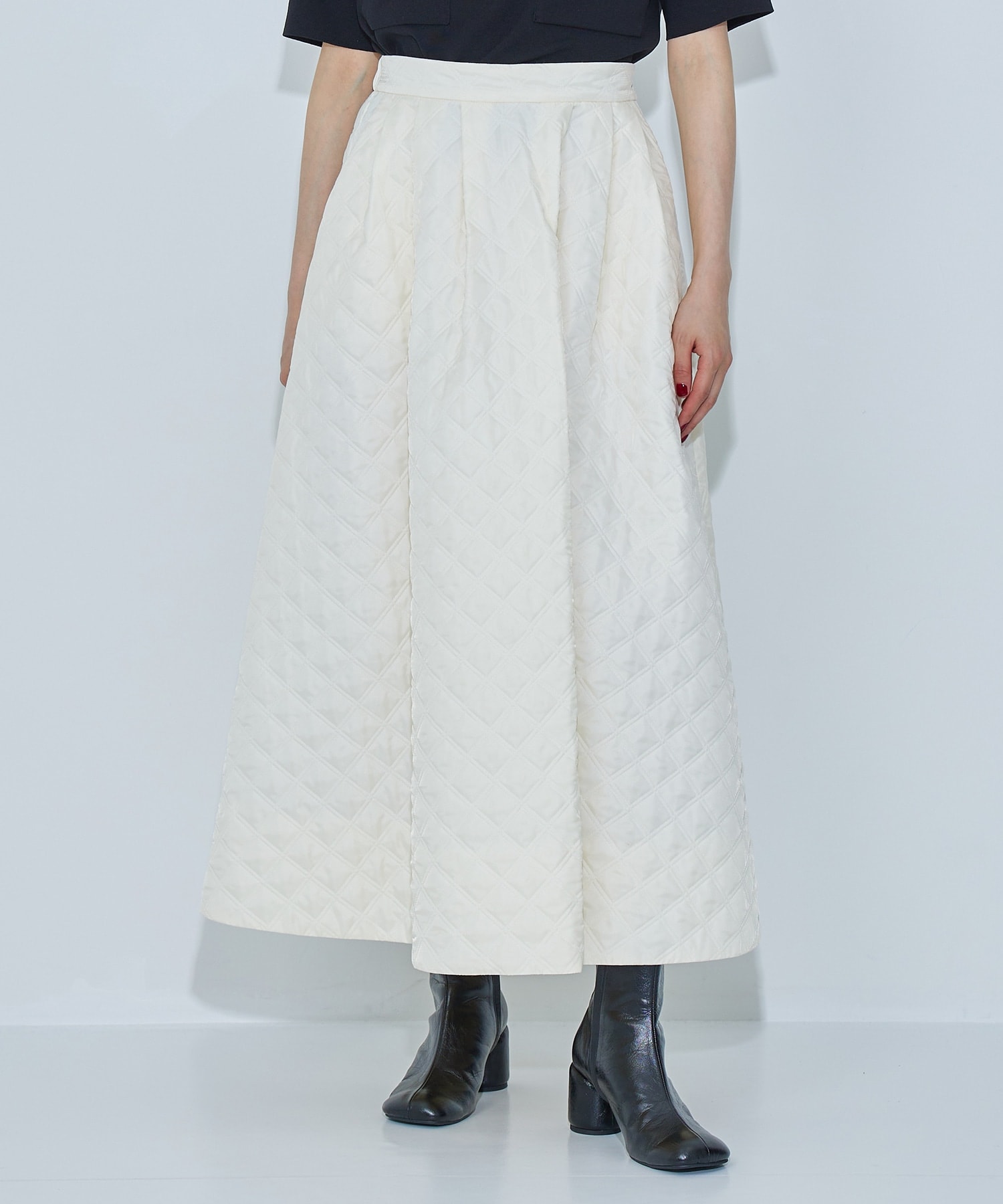 Quilting Flare Skirt(1 OFF WHITE): STUDIOUS: WOMENS｜ STUDIOUS