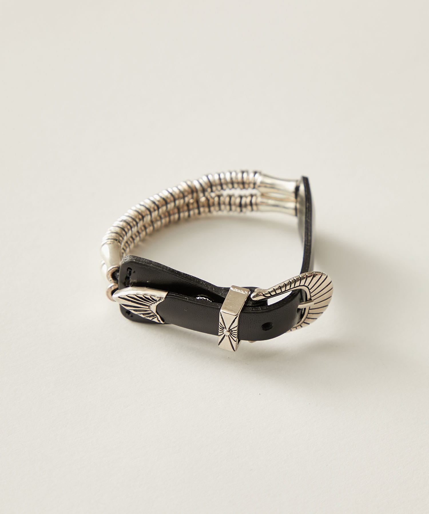 TOGA ブレスレット［Ｂｅａｄｓ ｌｅａｔｈｅｒ ｂａｎｇｌｅ］-