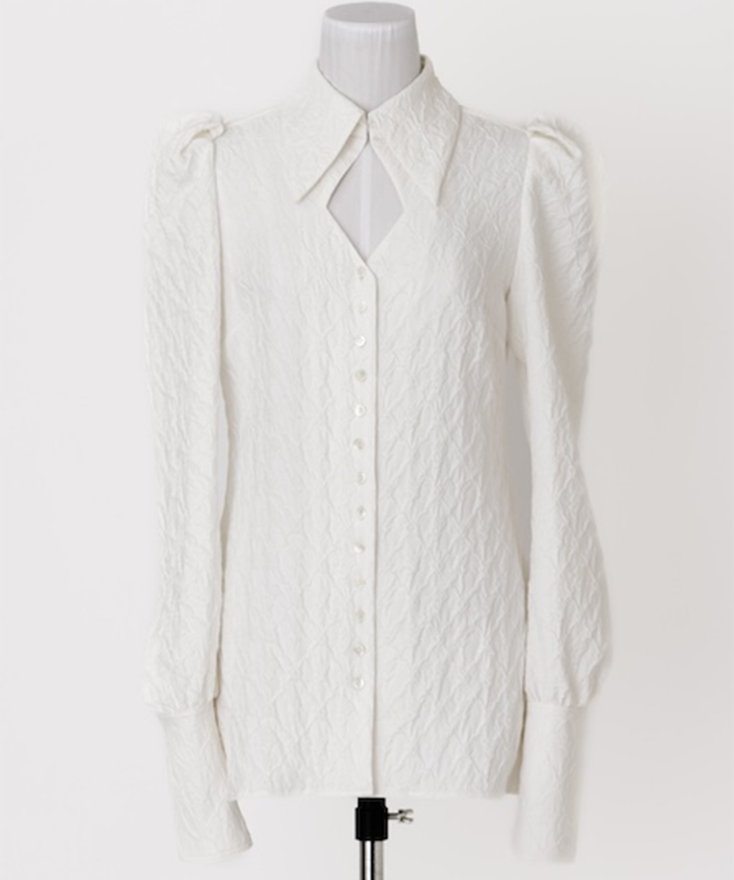 PUFF-SLEEVED  FLORAL EMBOSSED SHIRT