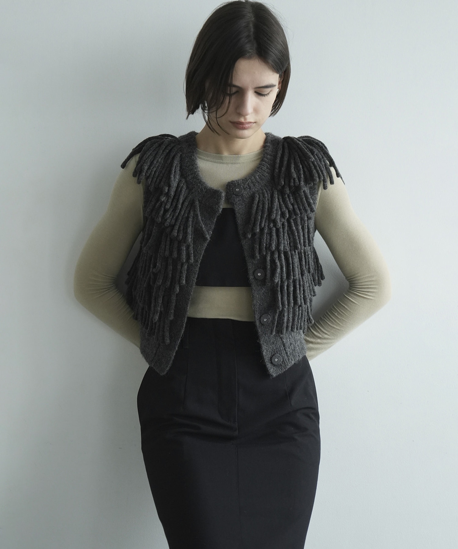 W FACE FRINGE KNIT VEST