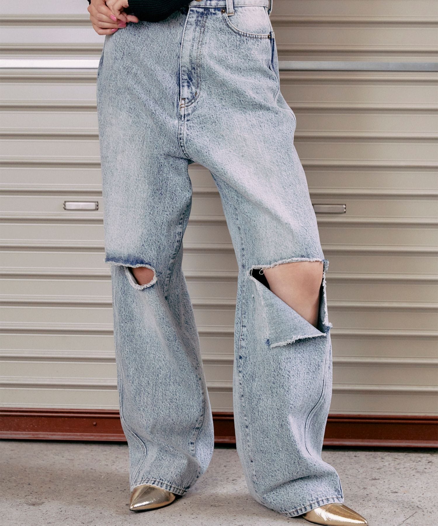 KNEE CUTTING DENIM PANTS