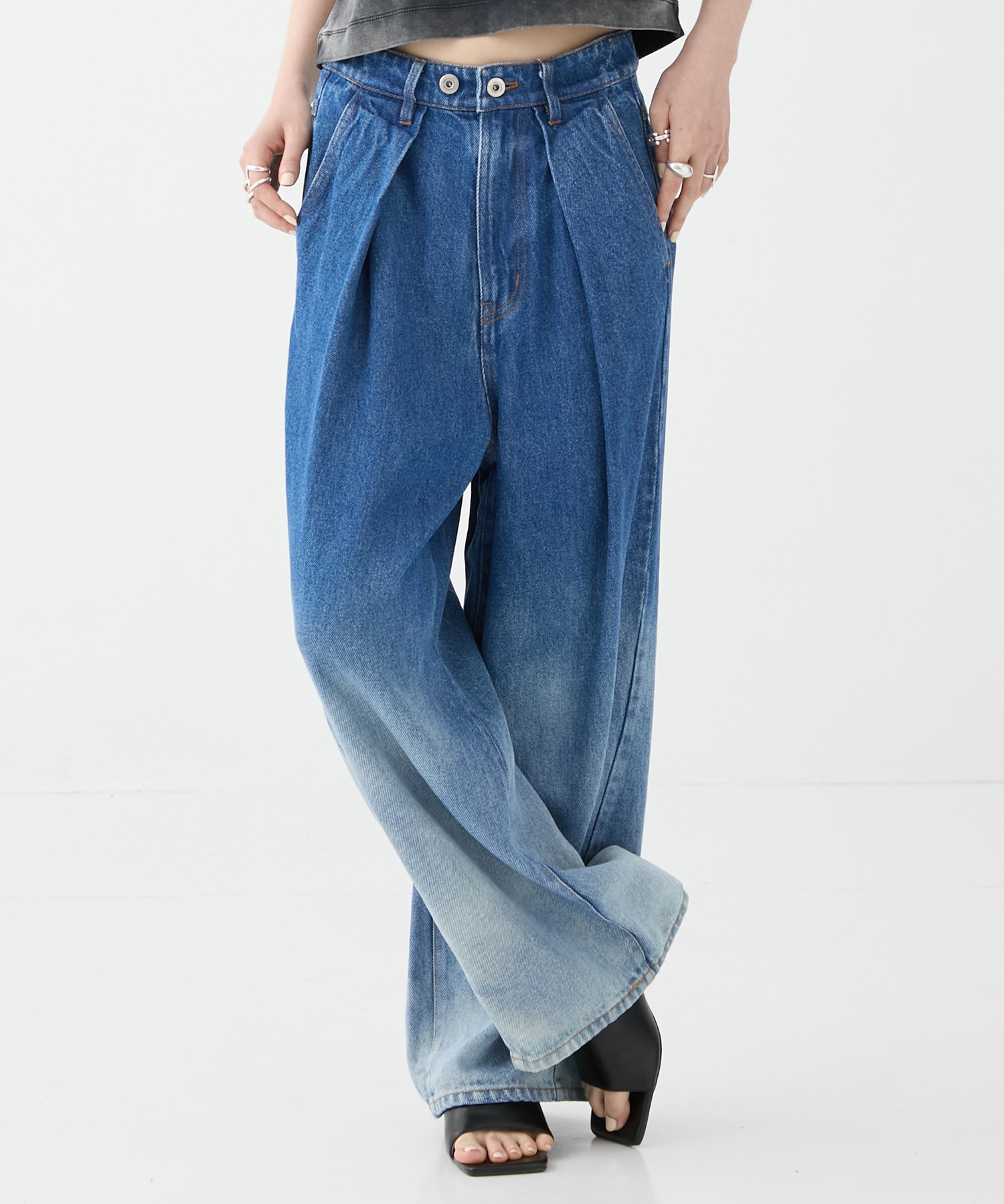 Gradation Jeans