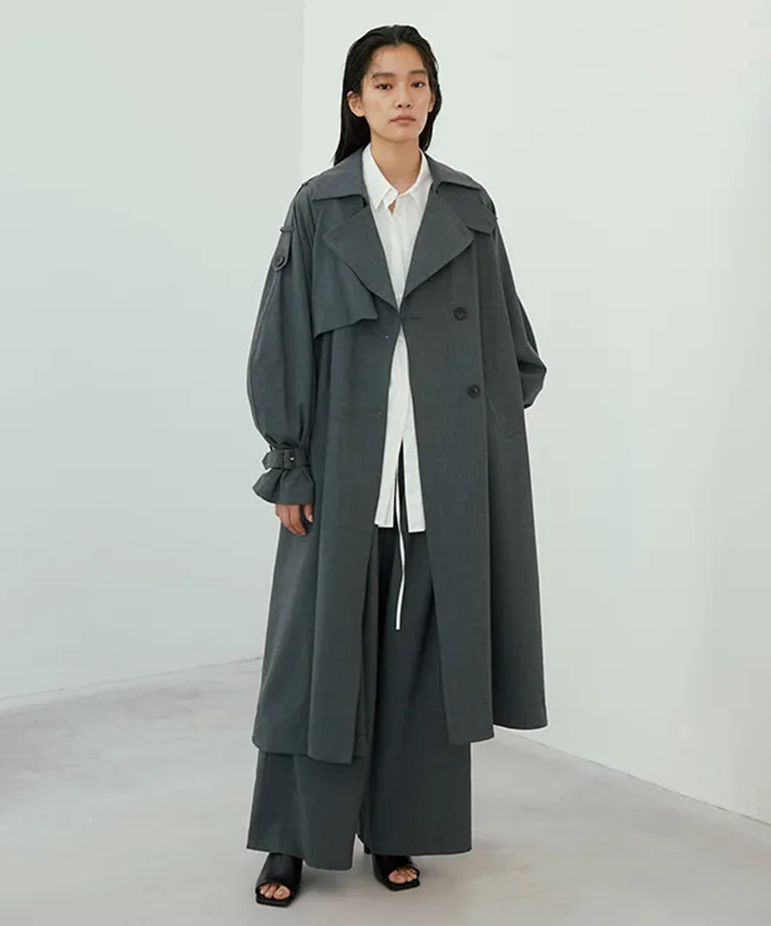 COMFORTABLE TRENCH COAT