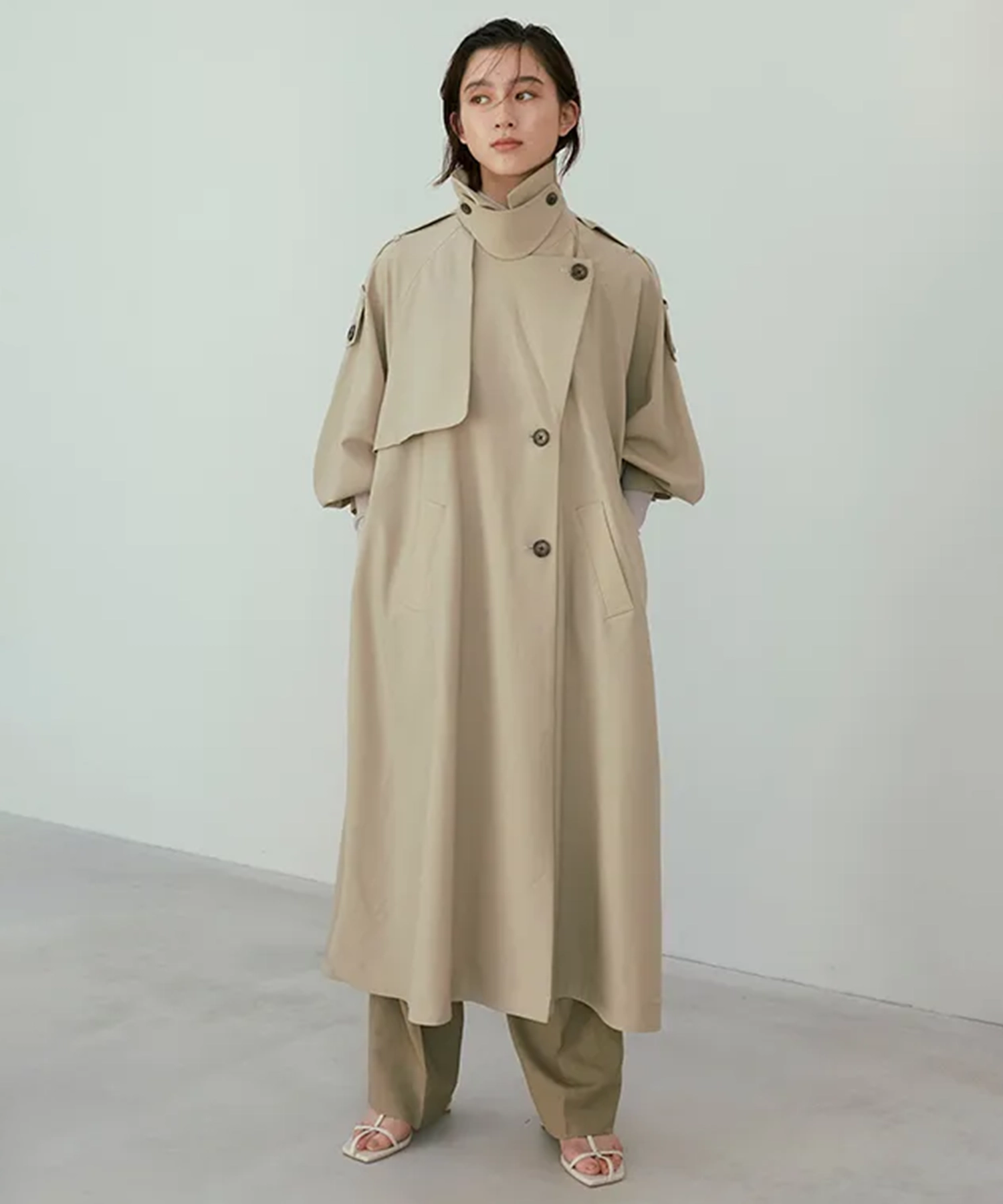 COMFORTABLE TRENCH COAT