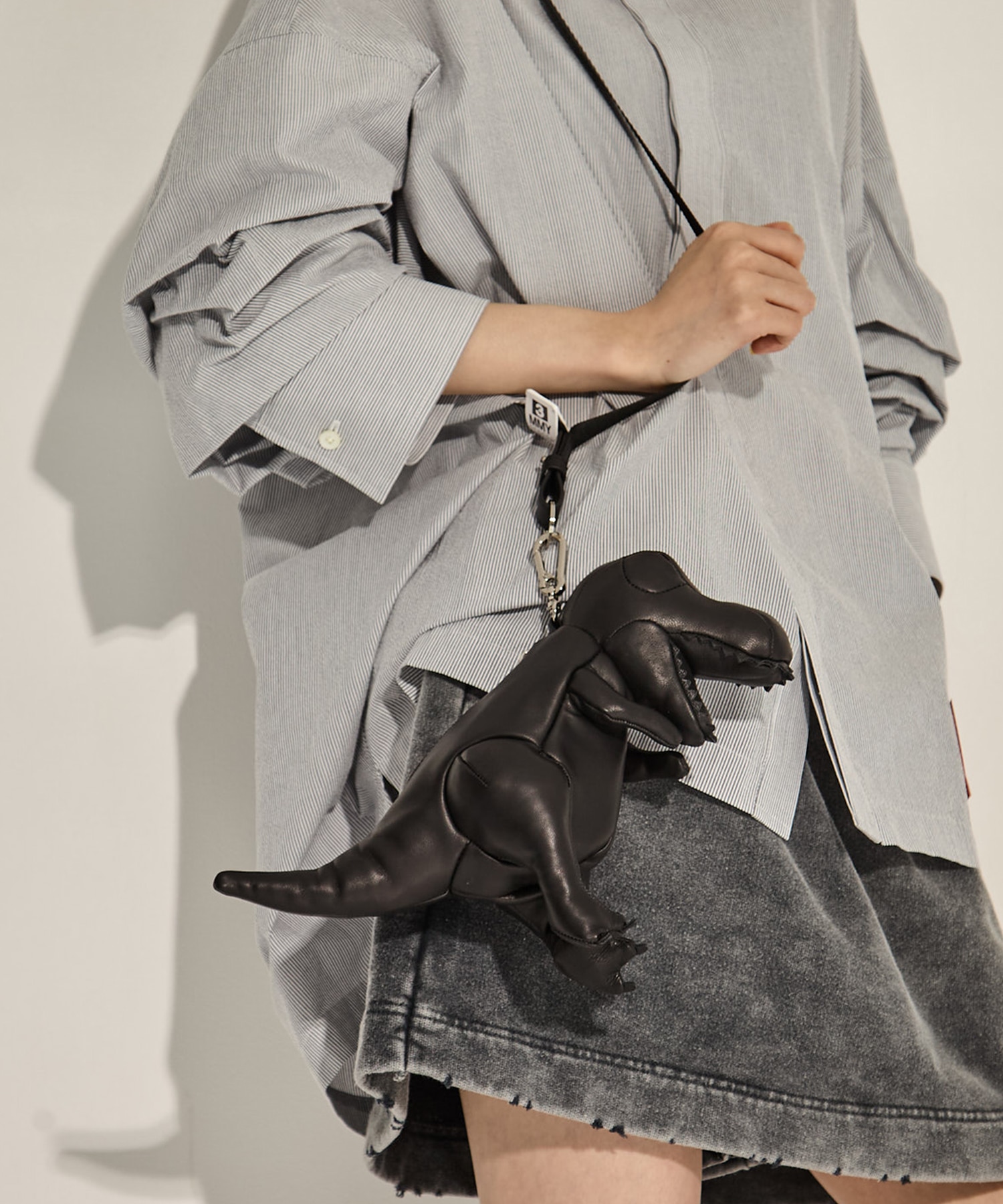 - DOLLS T-rex mini bag