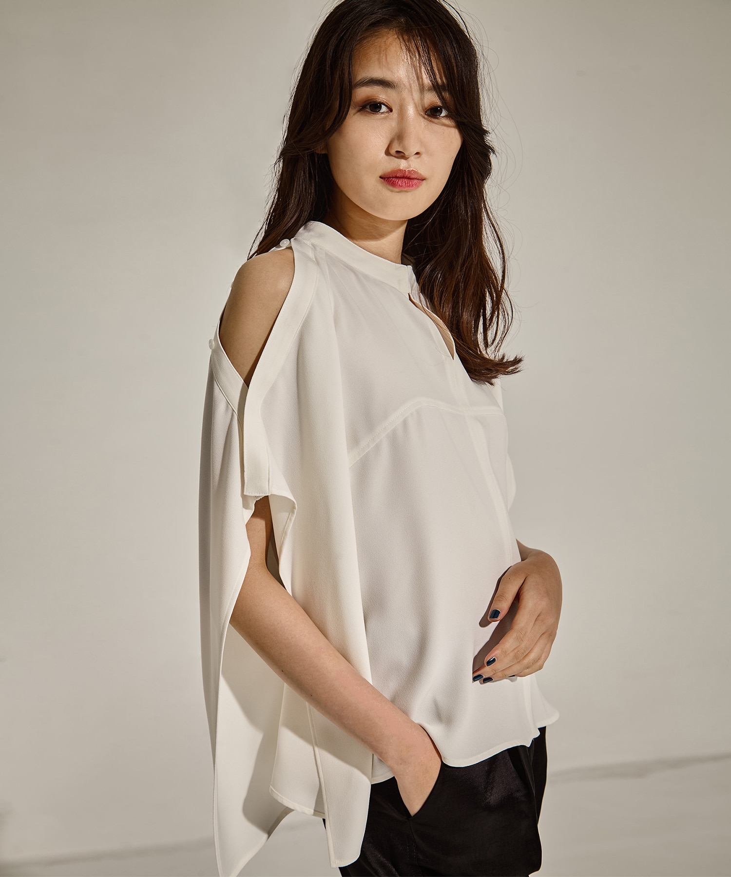 BACK SATIN DRAPE BLOUSE