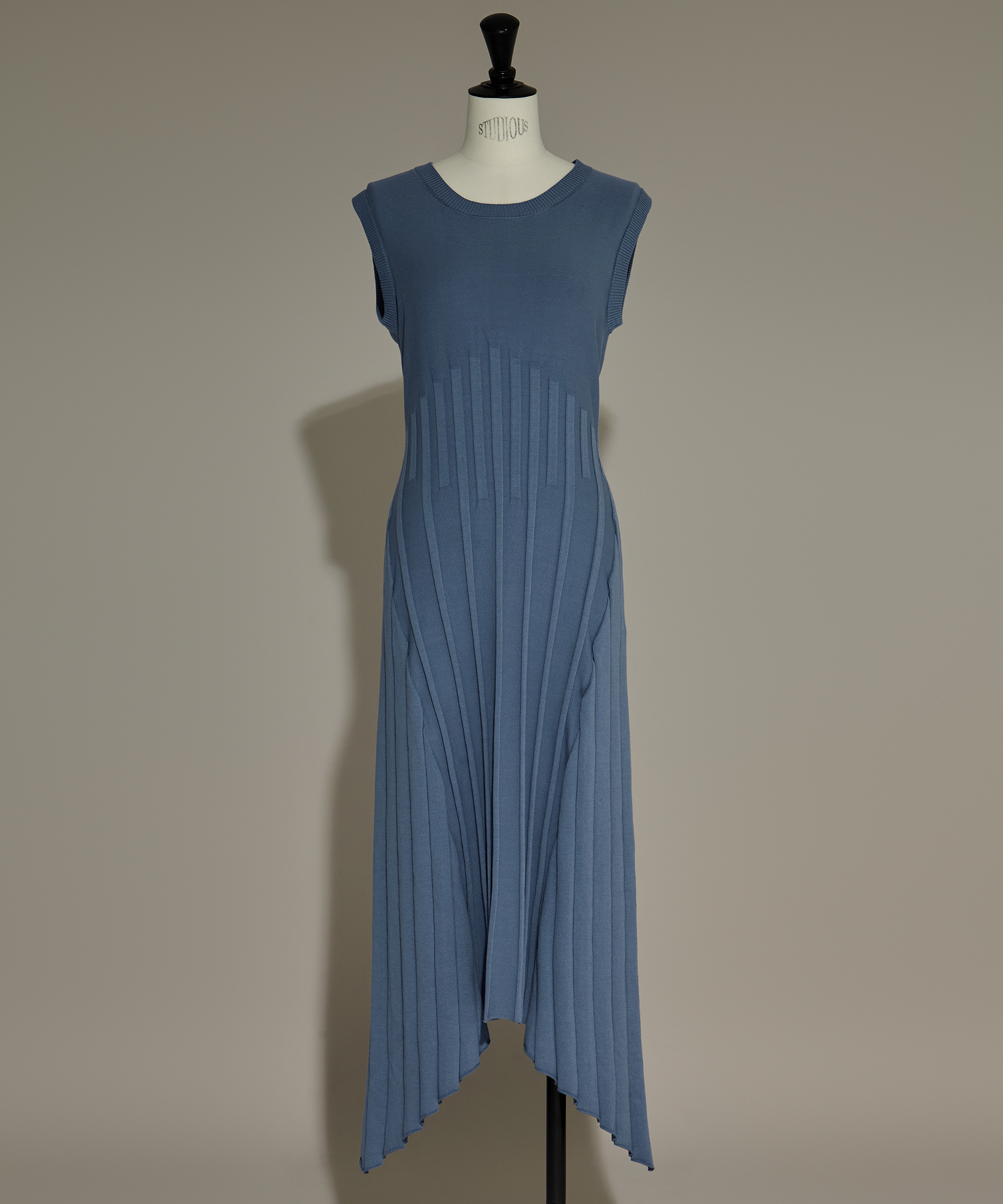 EX.NO SLEEVE KNIT DRESS