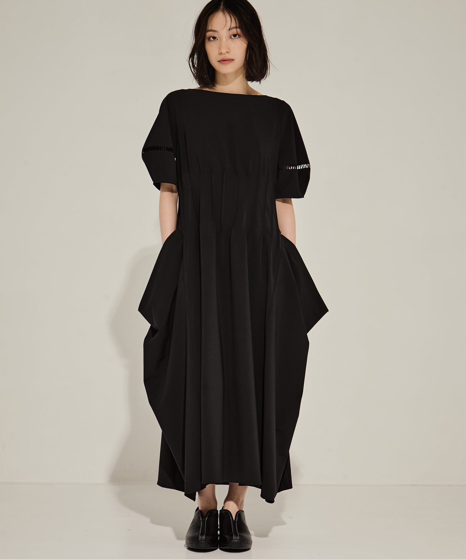 PIN TUCK VOLIME SLEEVE DRESS