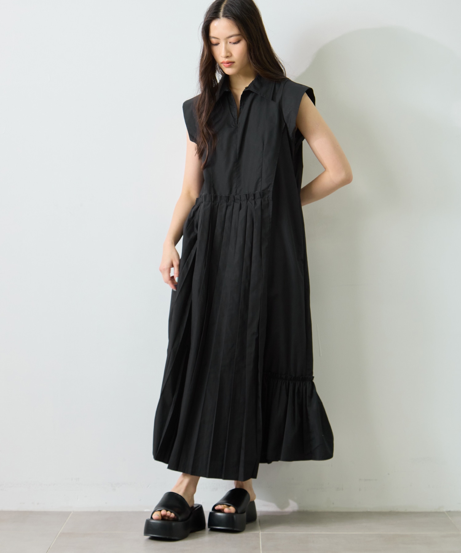Asymmetry pleats one-piece