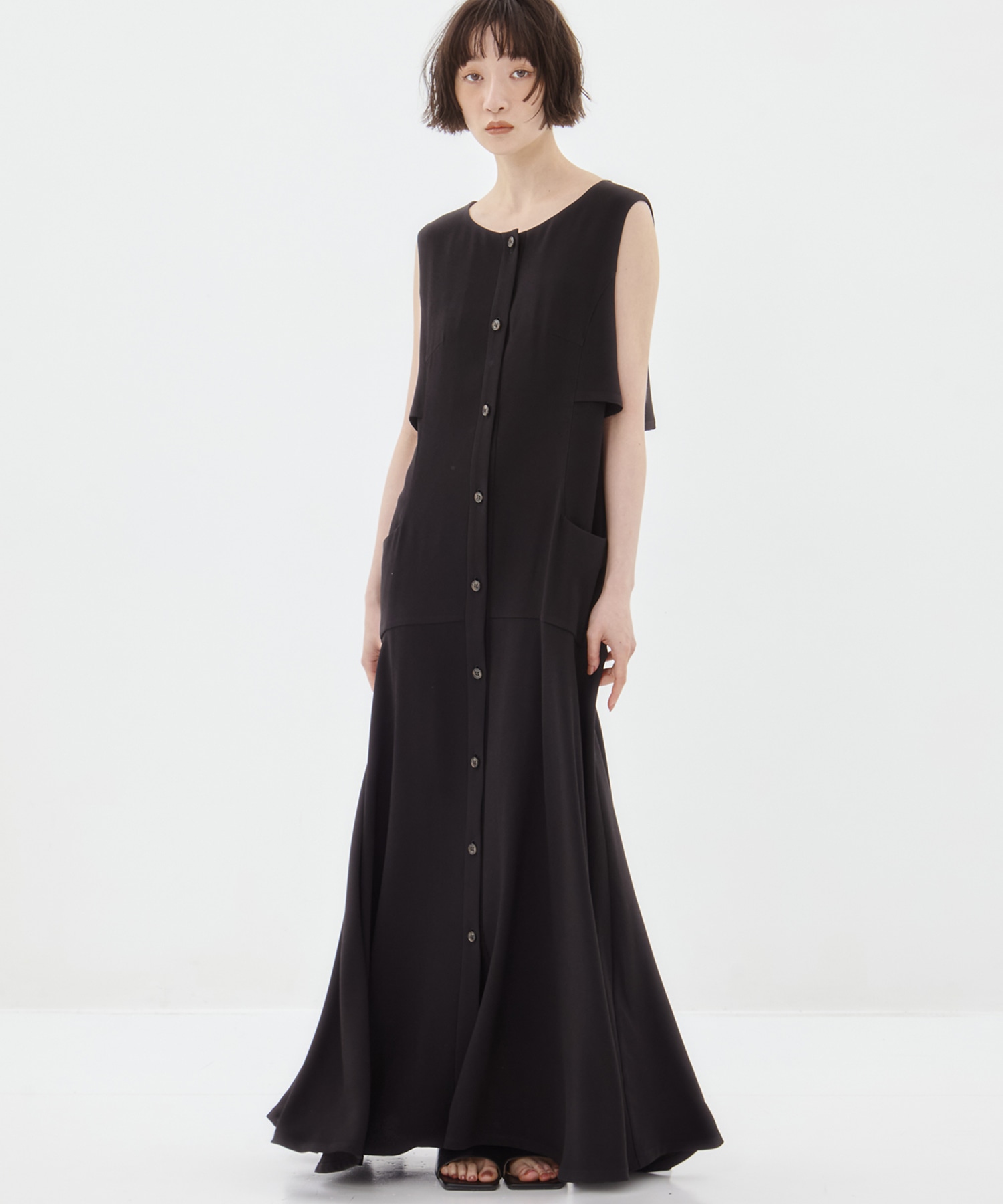 Stiina back cape dress BK