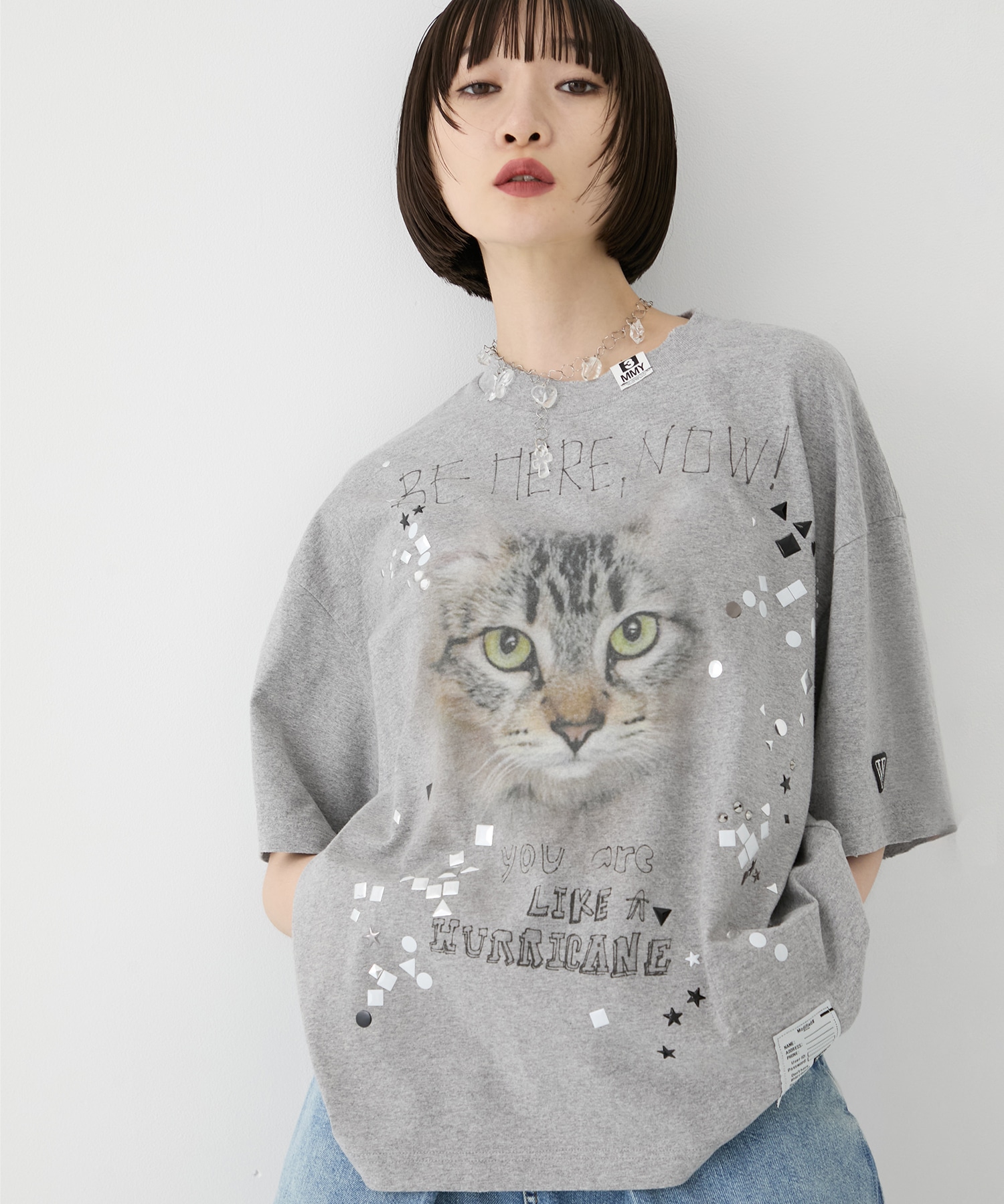 EMBELLISHED DISTRESSED TEE