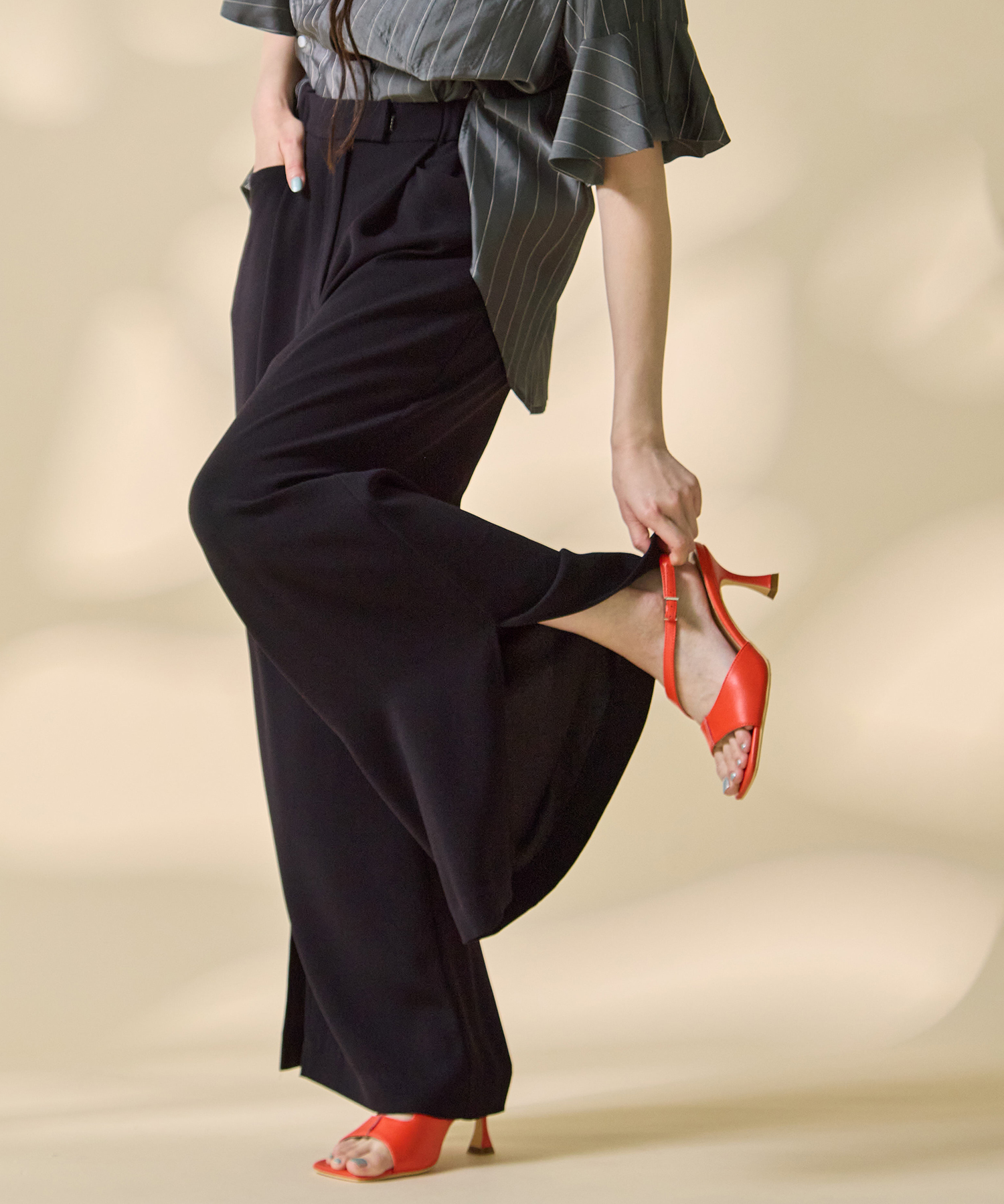 BACK SATIN SIDE SLIT PANTS