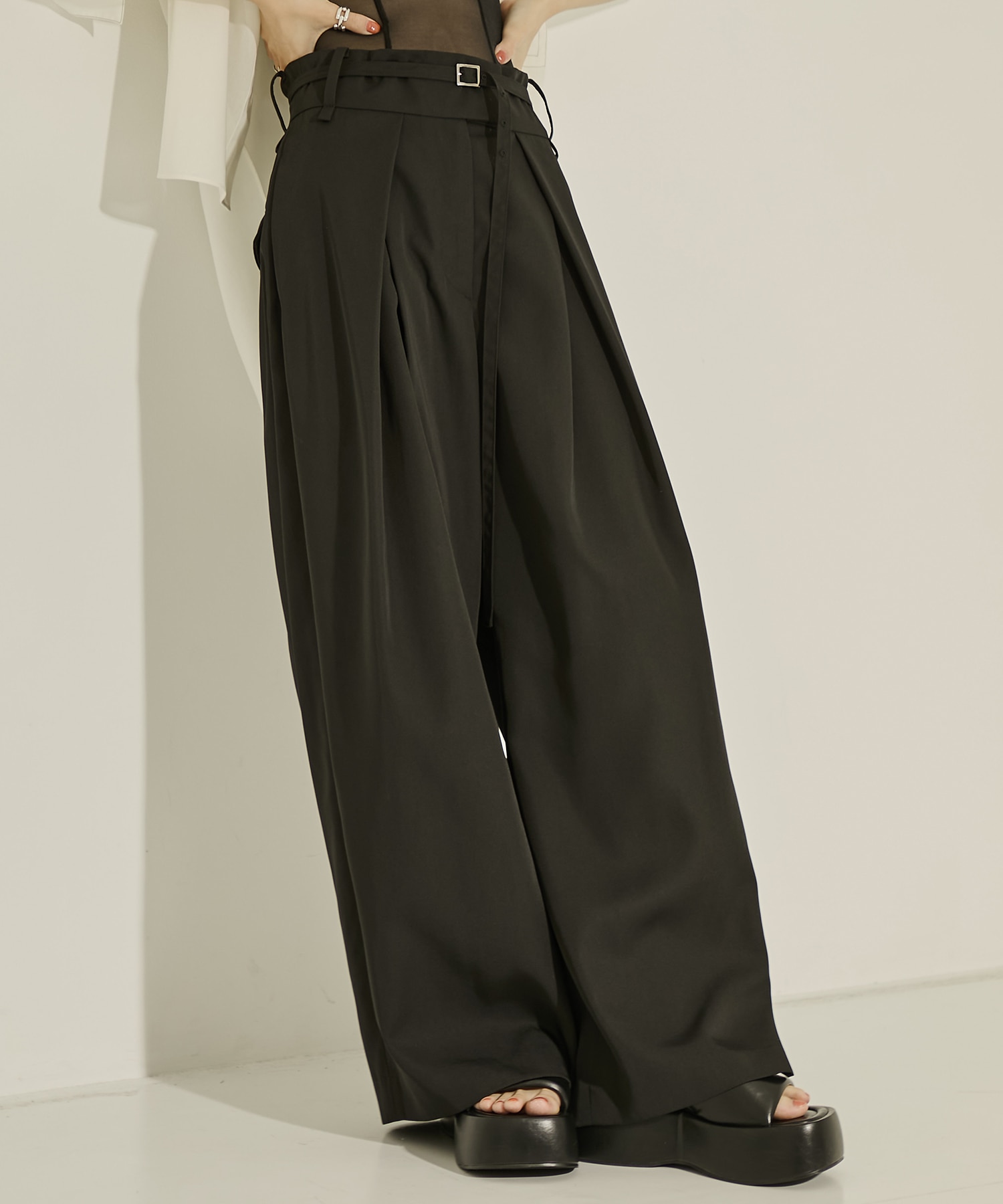 Back Asymmetry Chino Pants
