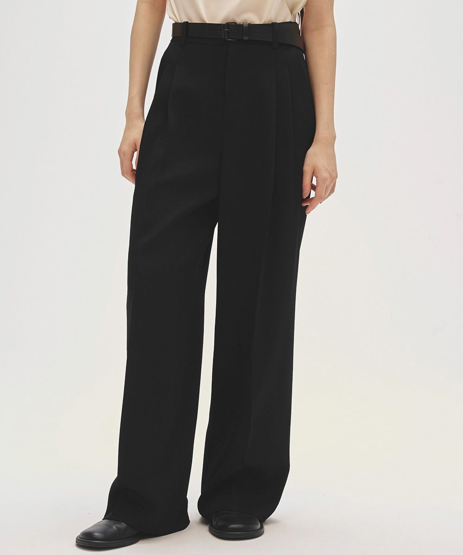 Tuck Wide Trousers