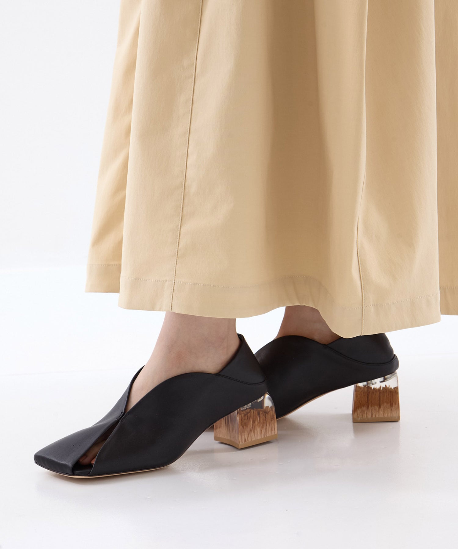 ERIN LEATHER PUMPS
