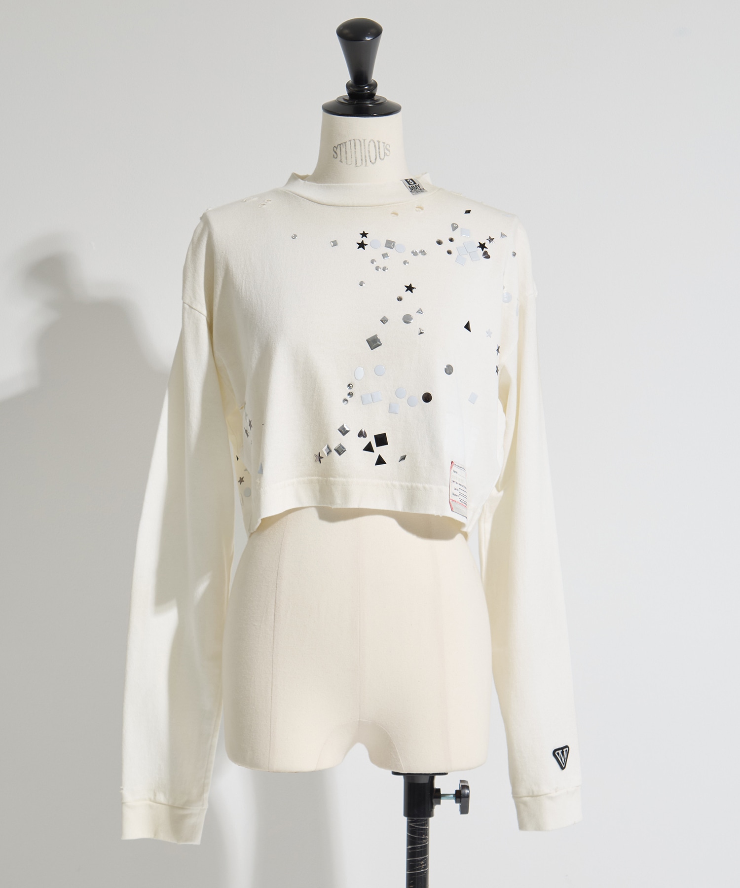 EMBELLISHED DISTRESSED LONG SLEEVES MINI TEE