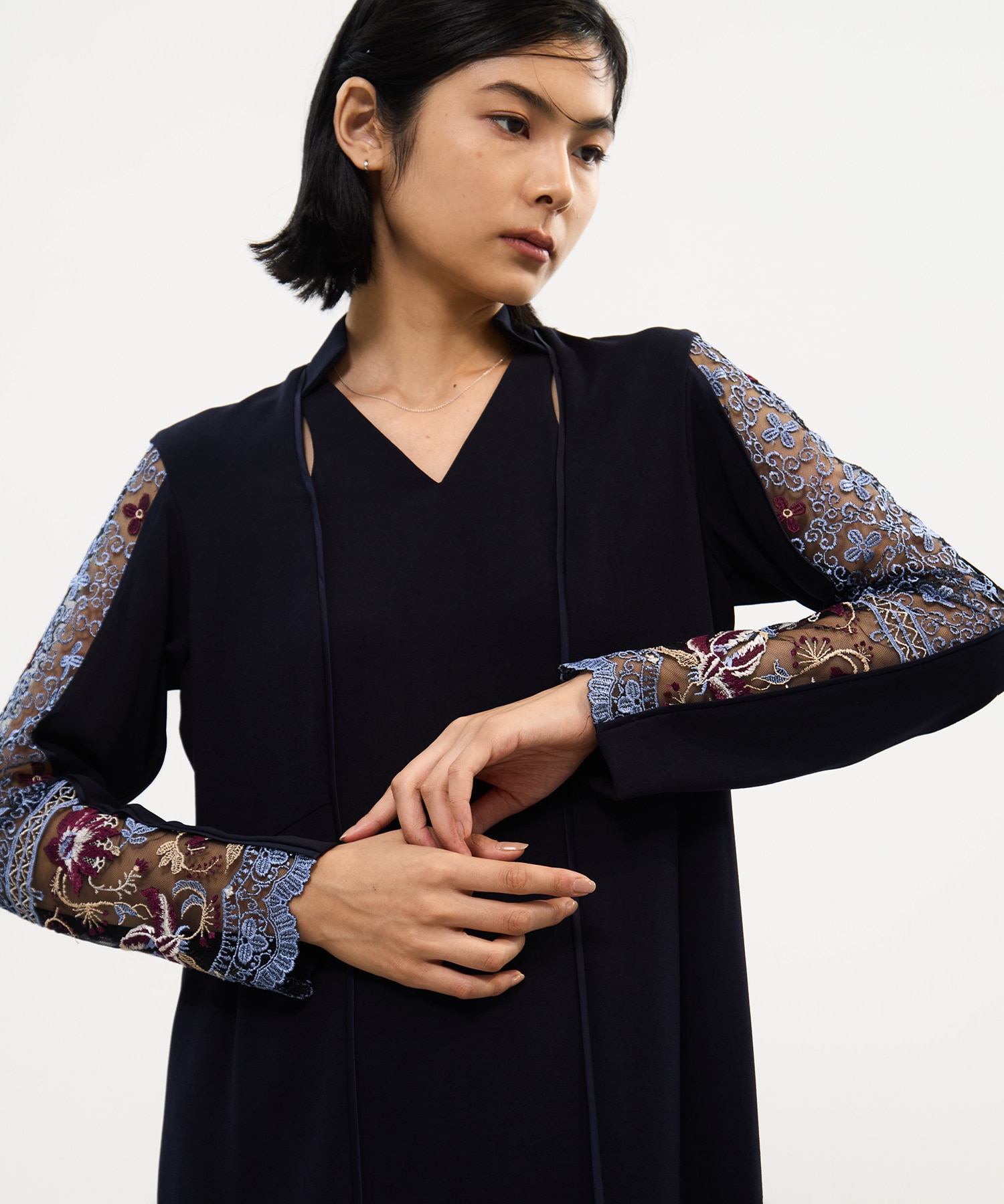 Petal collar lace dress