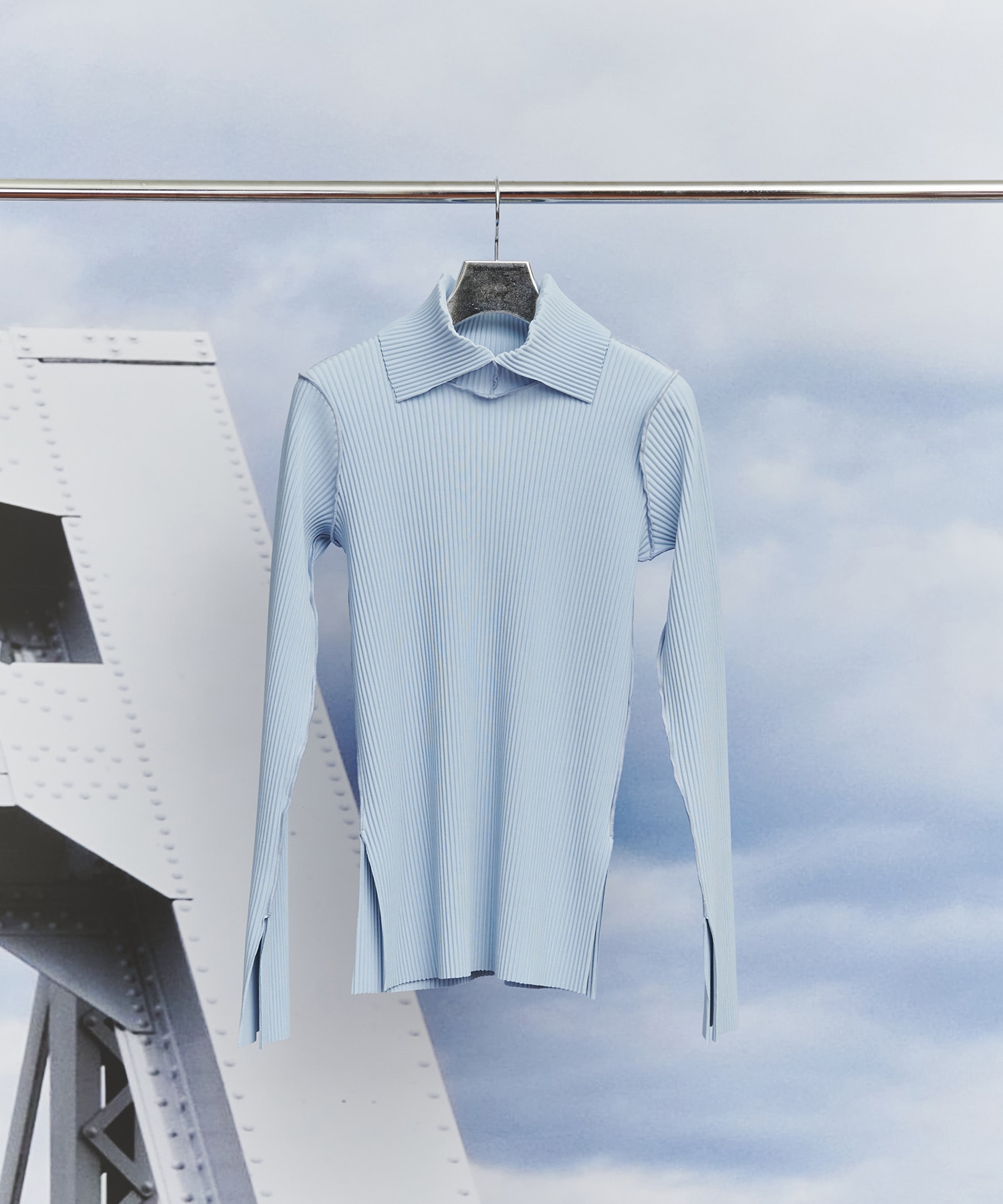 CRISP HIGH NECK TOP
