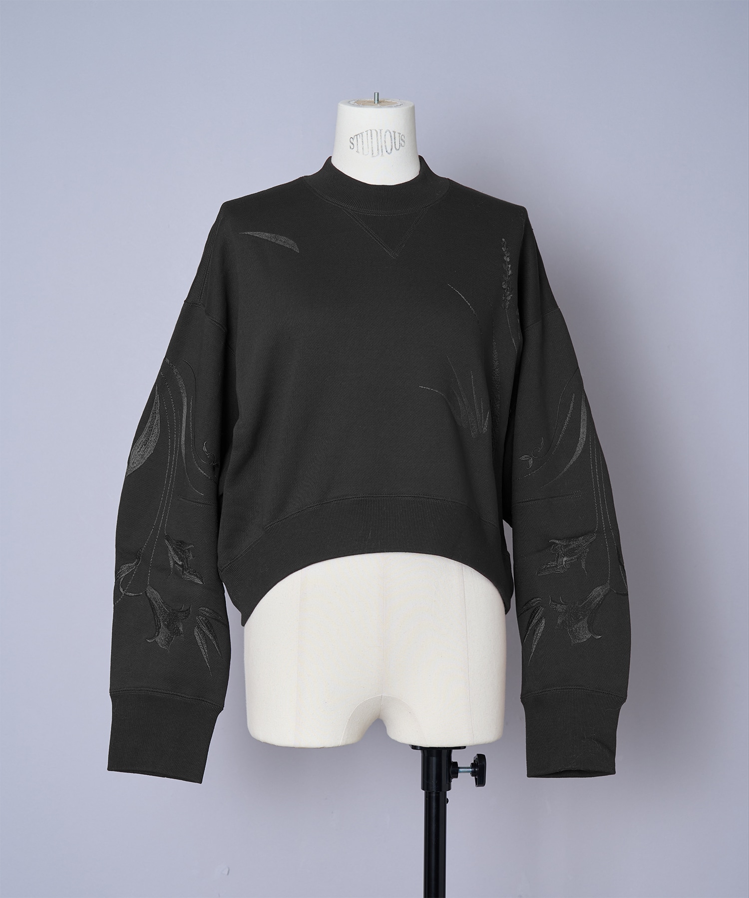 Wool AFloral Motif Embroidered Sweatshirts