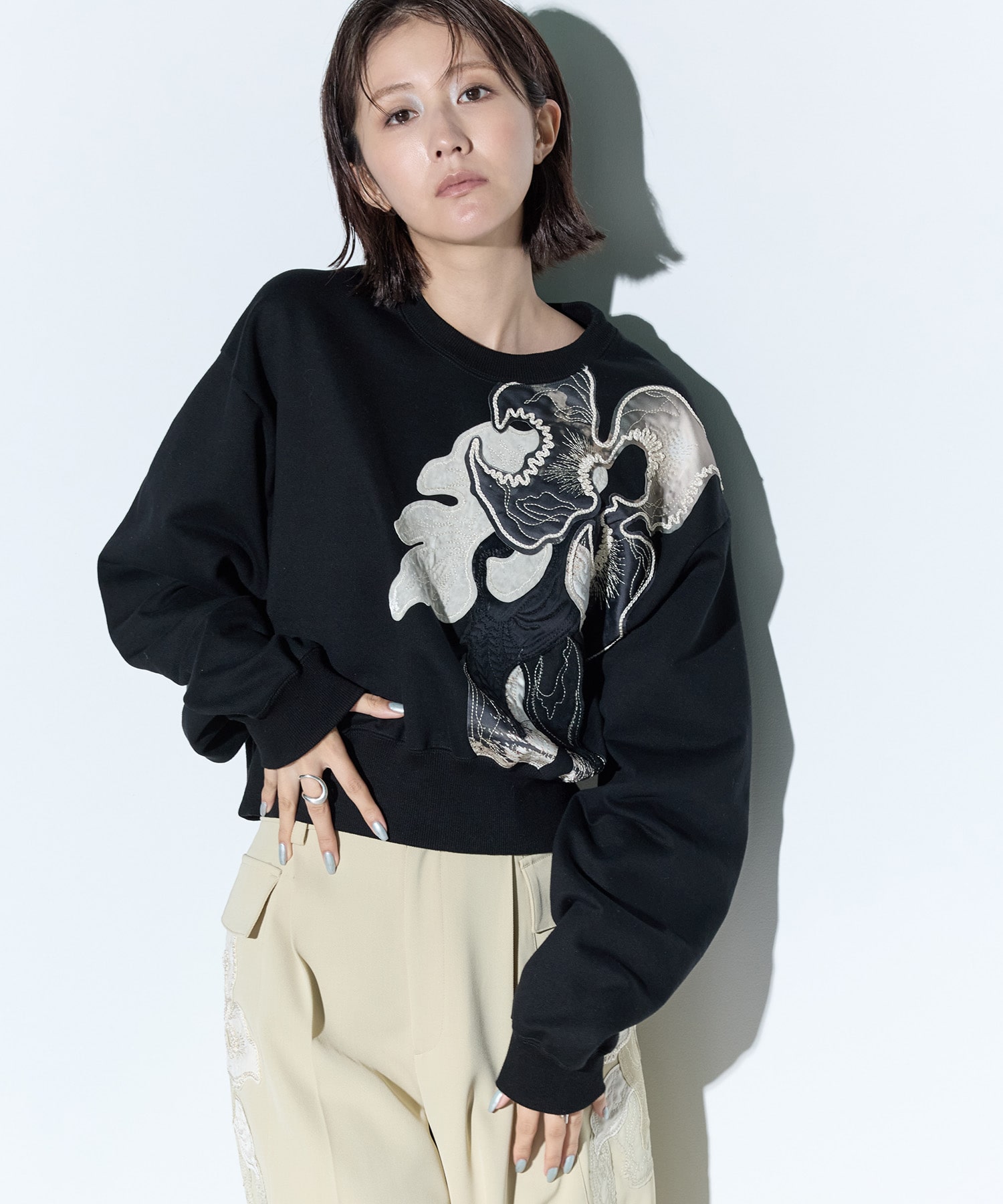 Patchwork embroidered sweatshirt