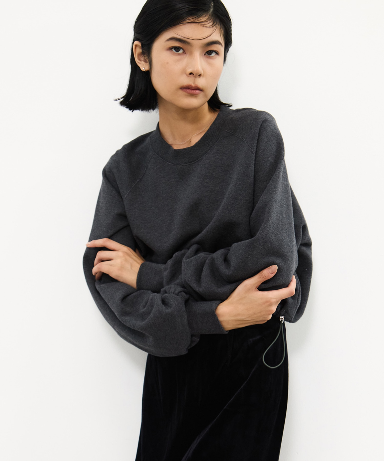 DRAWSTRING GATHER SLEEVE SWEAT SHIRT