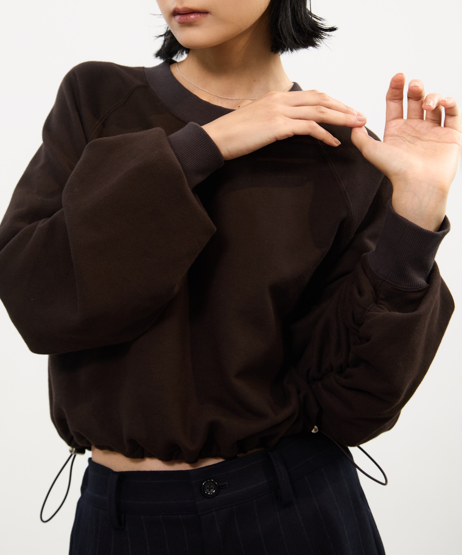 DRAWSTRING GATHER SLEEVE SWEAT SHIRT