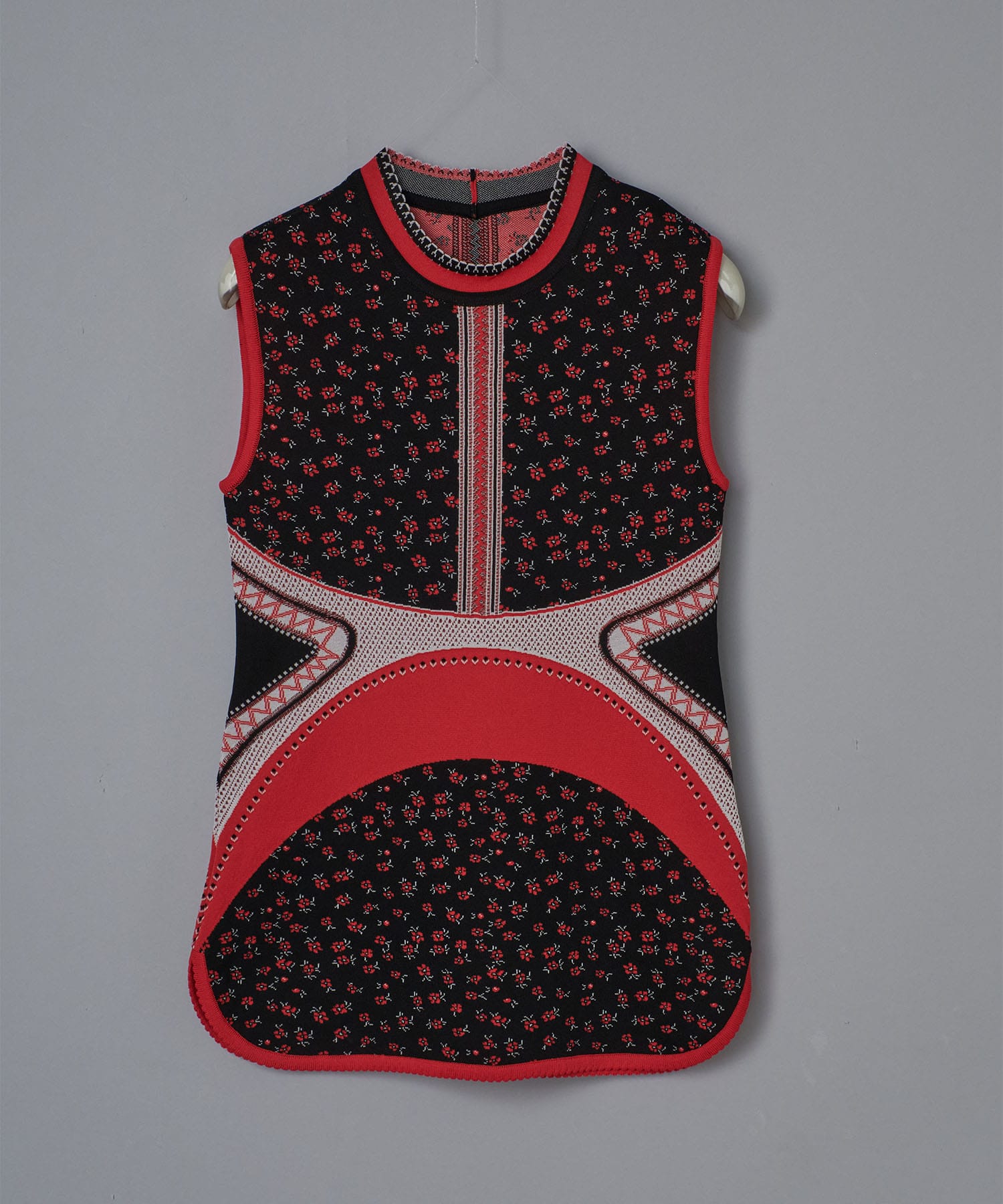 Floral Jacquard Sleeveless Knitted Top