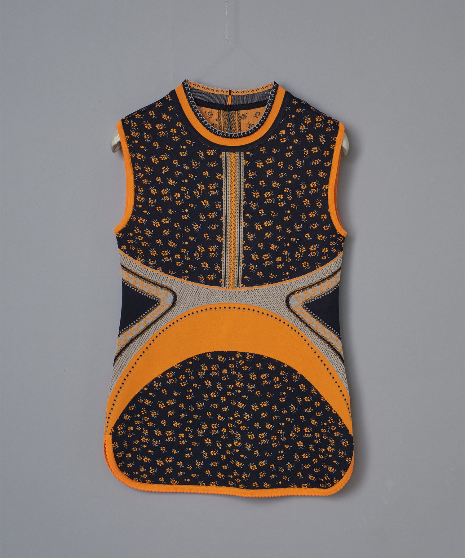 Floral Jacquard Sleeveless Knitted Top