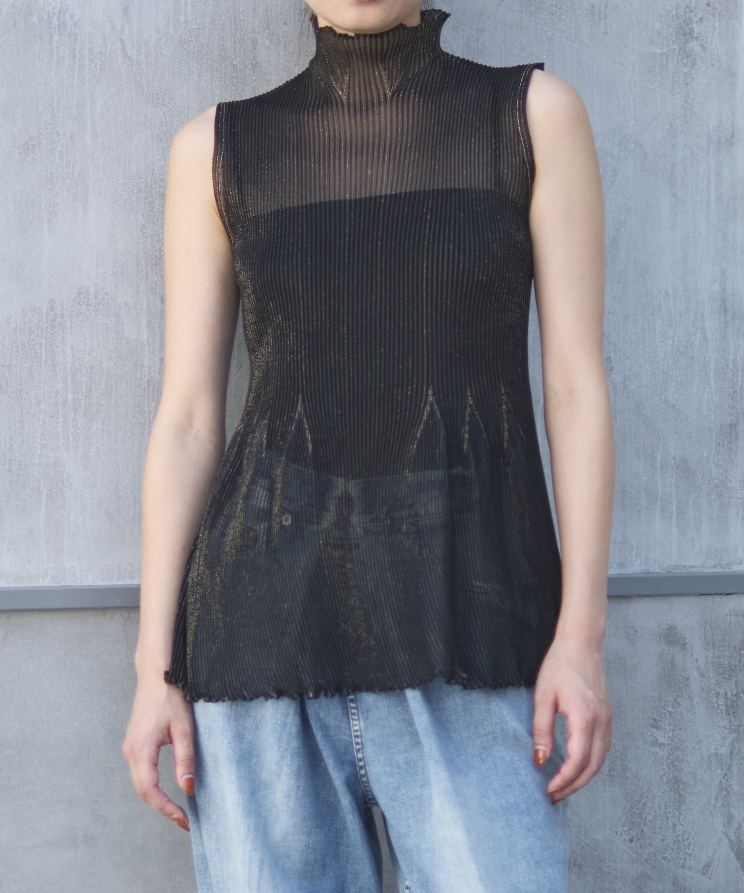 HYPHA LUCENT GLITTER SLEEVELESS TOP