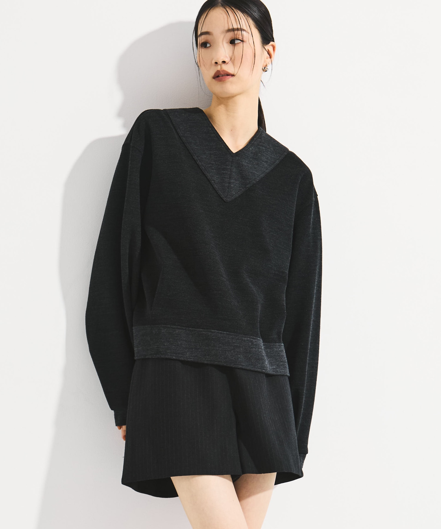 RERACS VNECK BACK ZIPPULLOVER