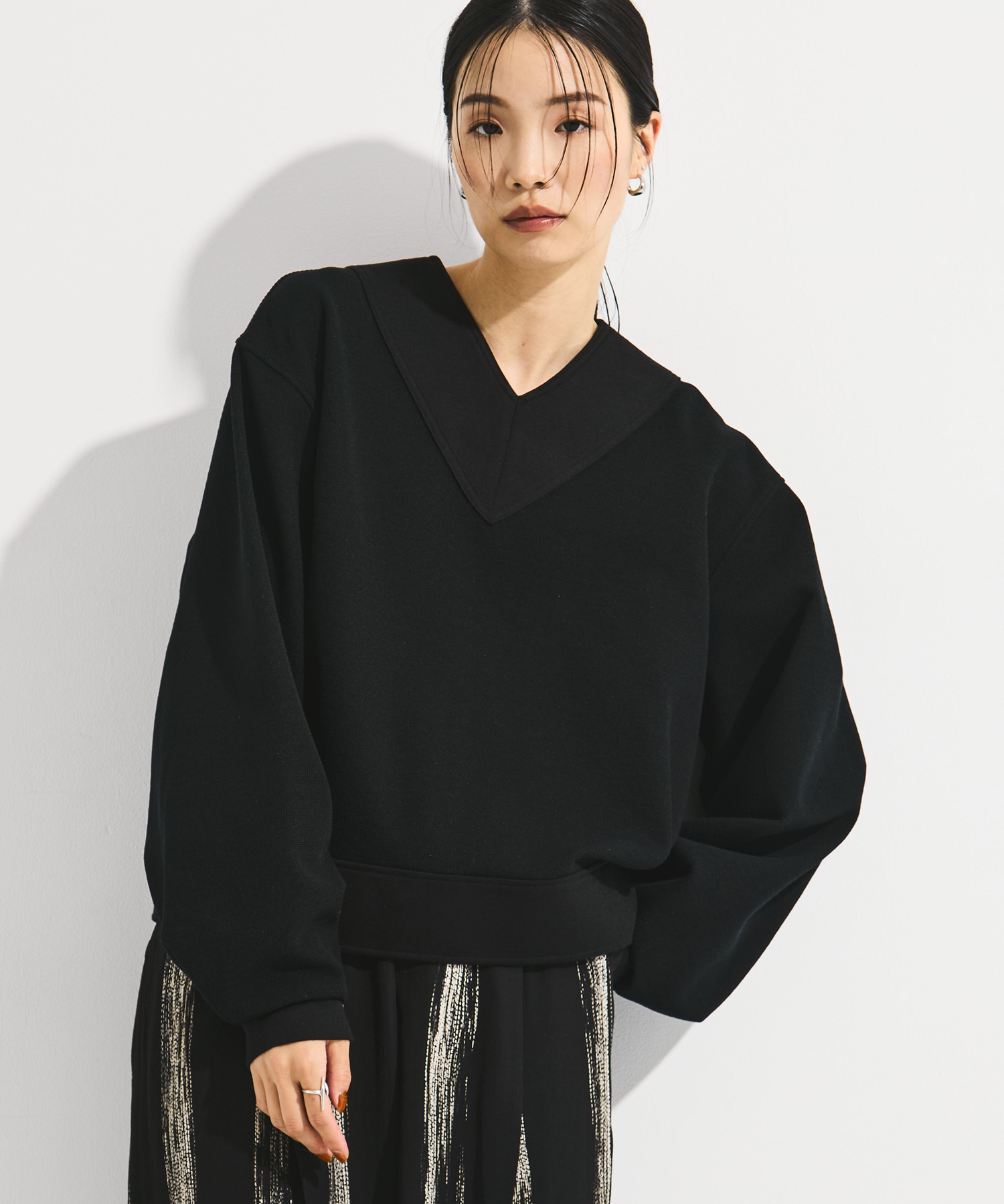 RERACS VNECK BACK ZIPPULLOVER