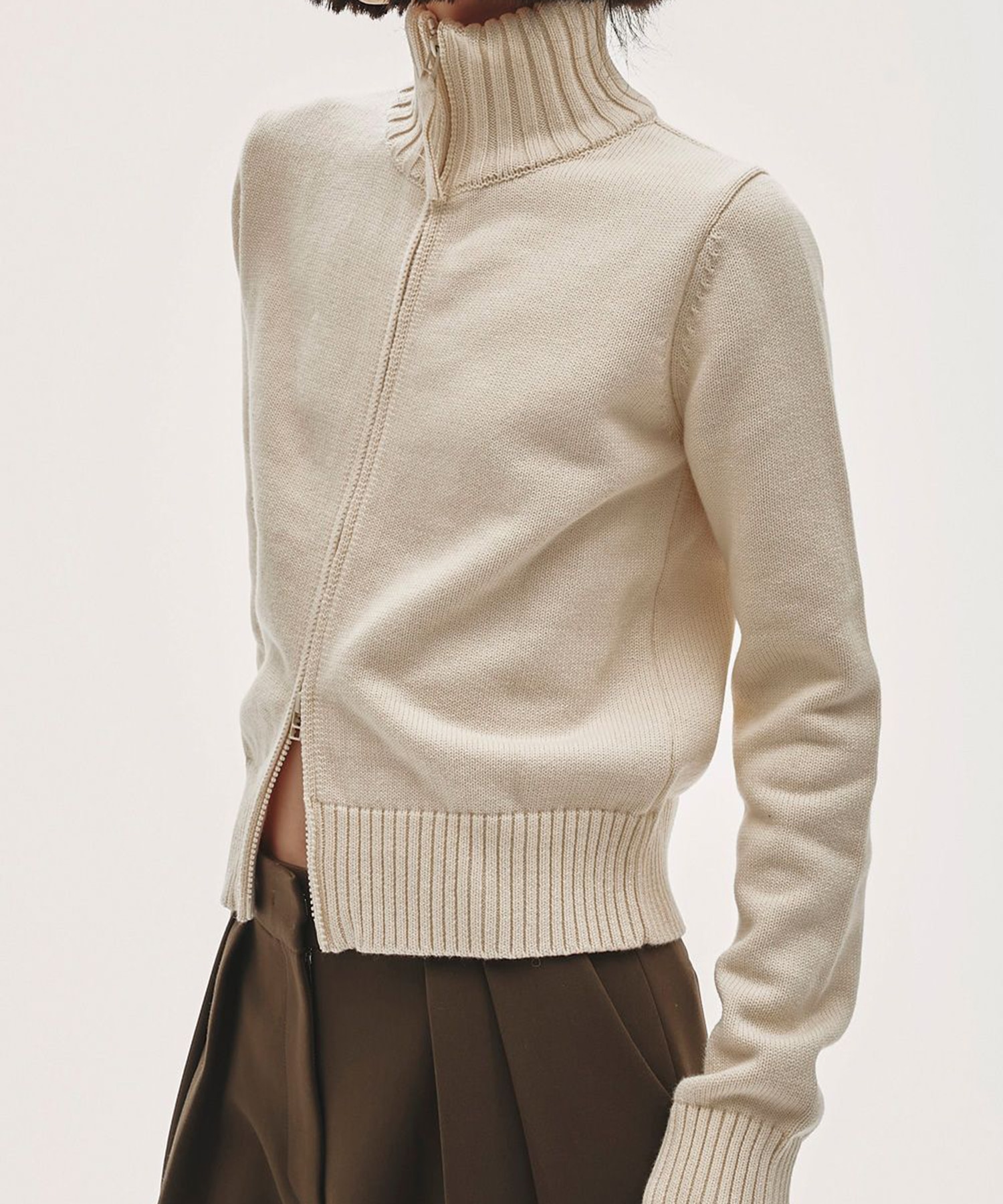 Compact Zip Knit