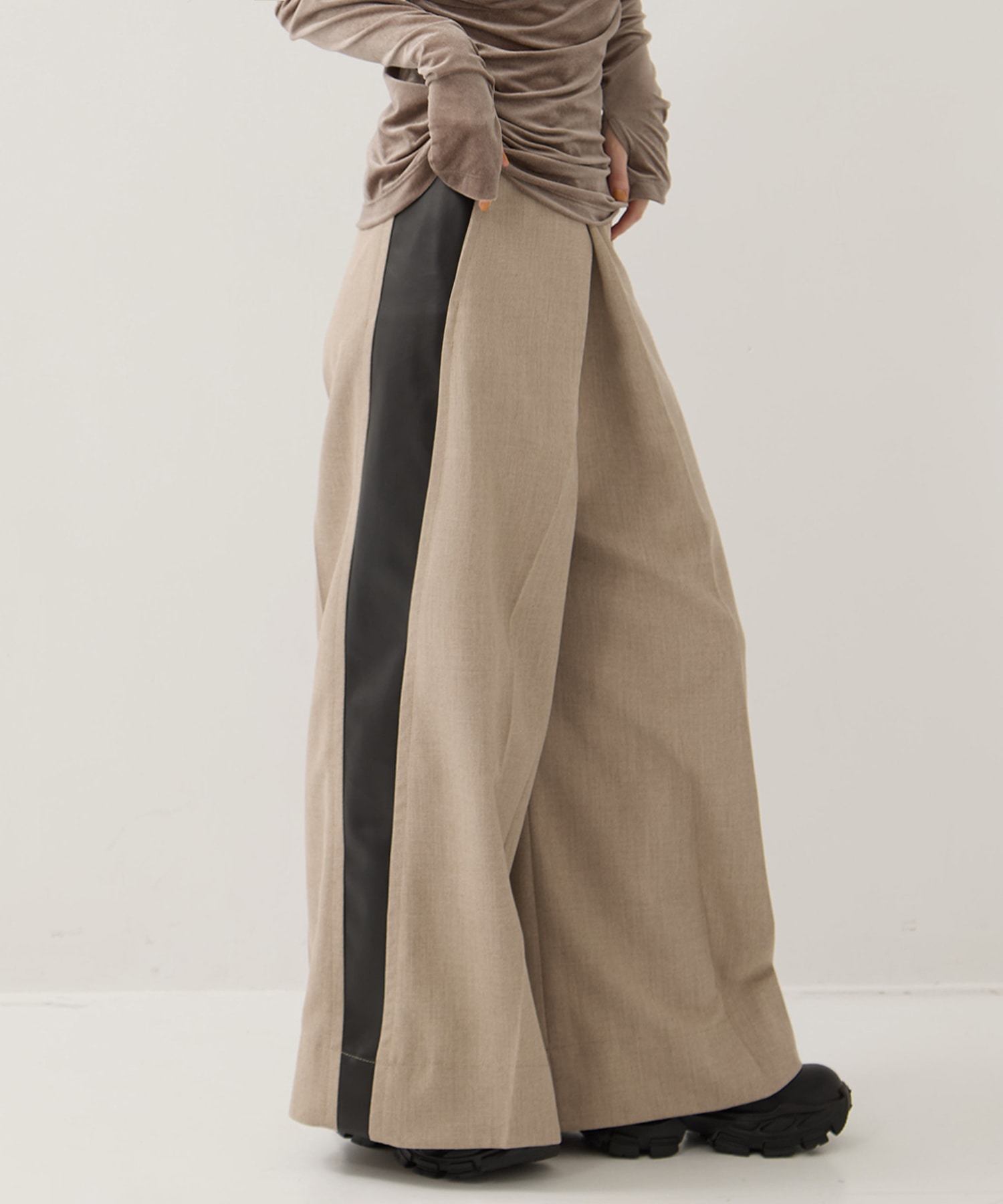 Side Leather Flare Trousers