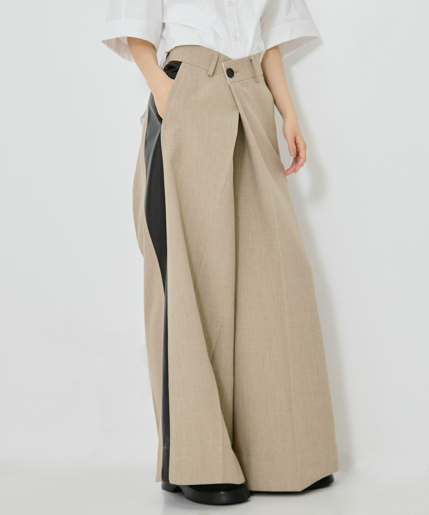 Side Leather Flare Trousers