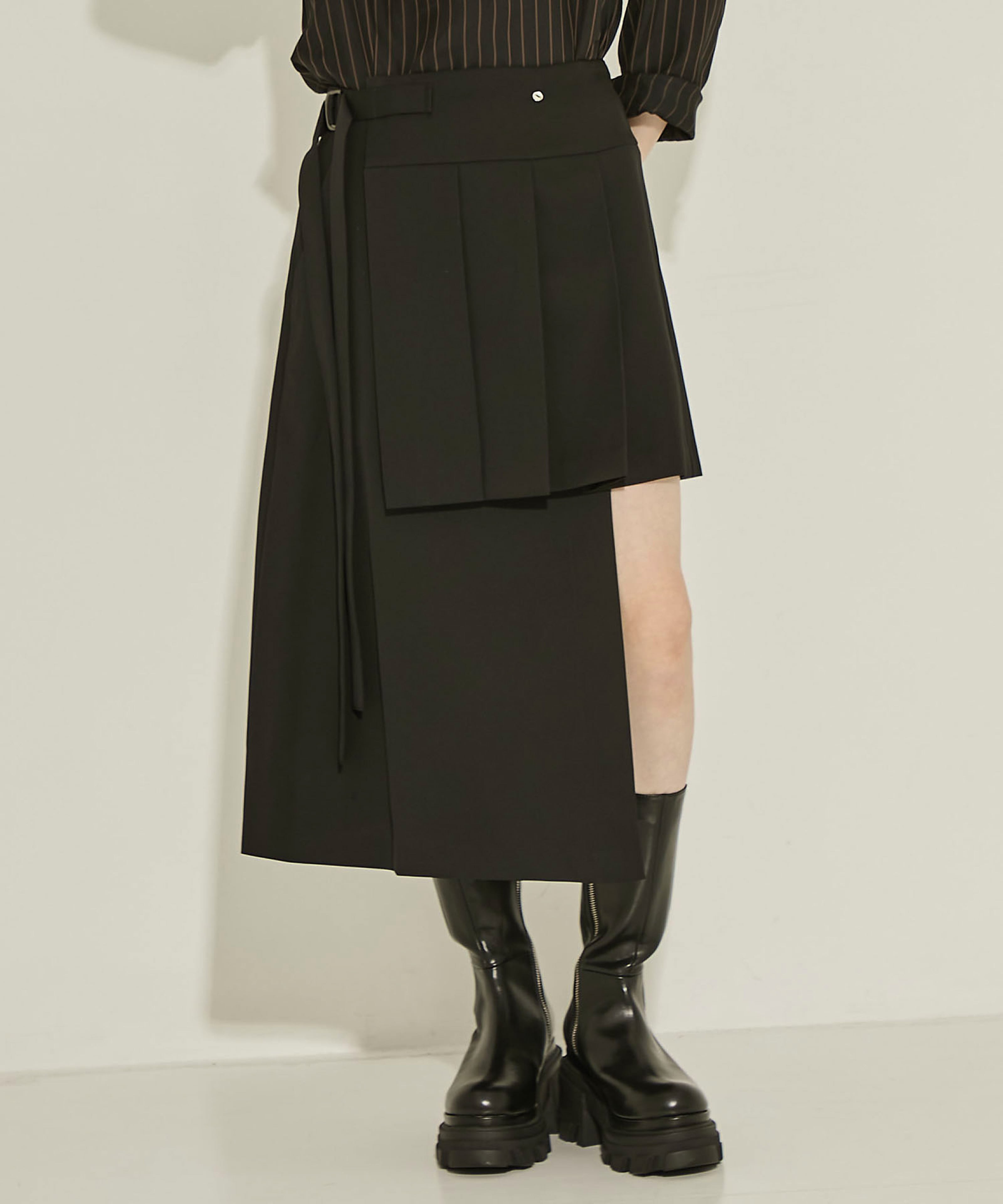 Asymmetry Pleats SKT