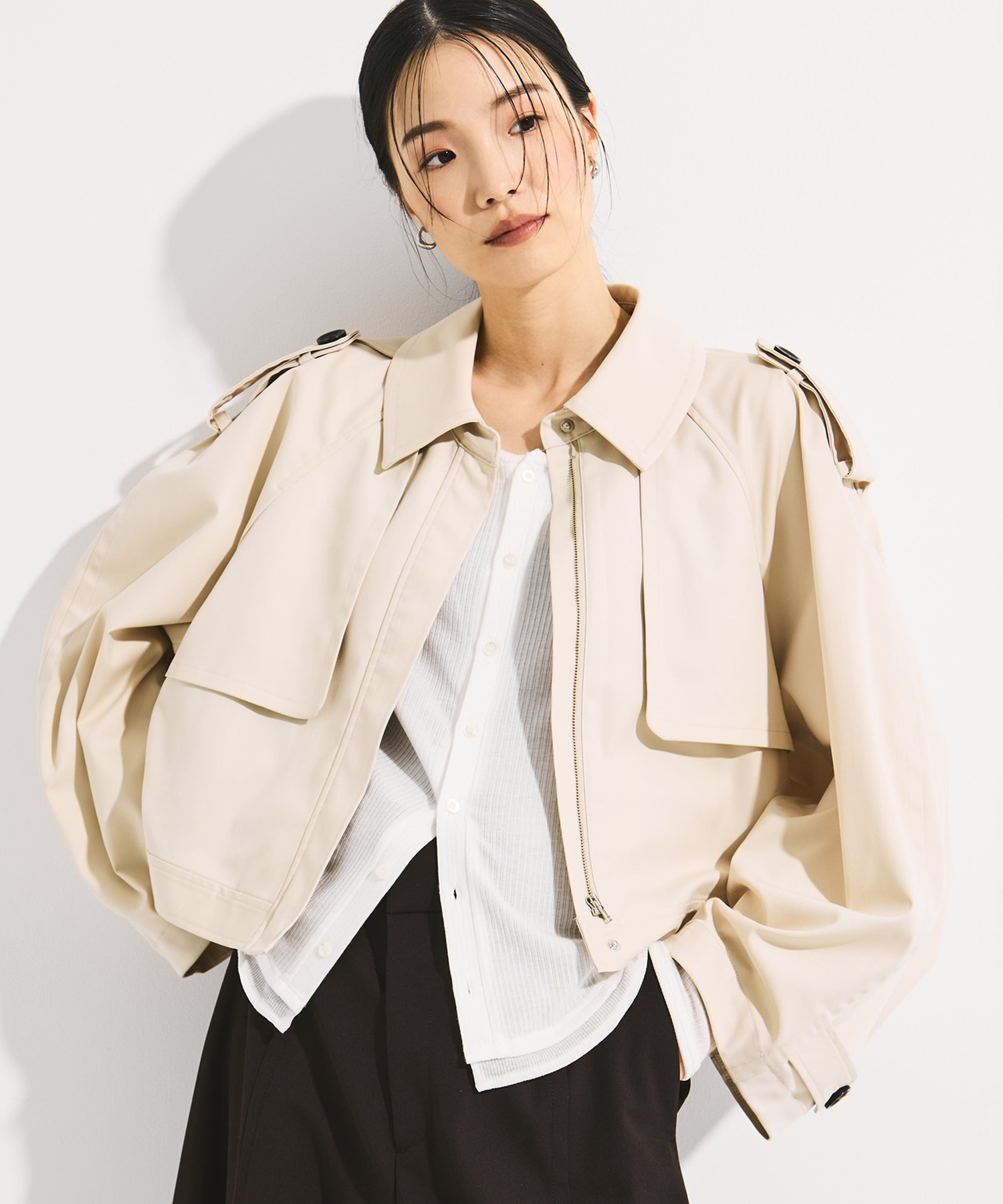 BACK GATHER SHORT TRENCH BLOUSON