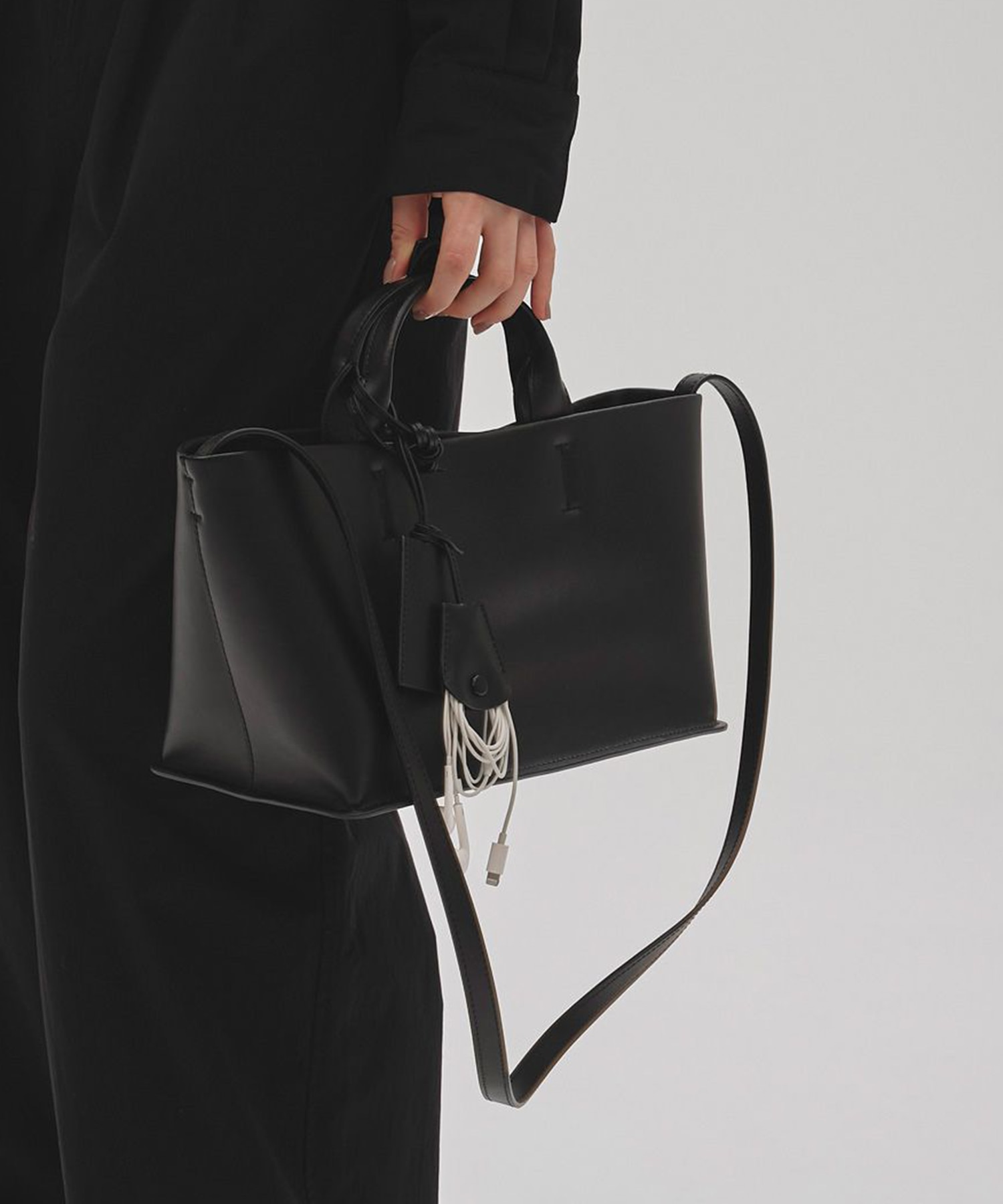 Useful Leather Bag (M)