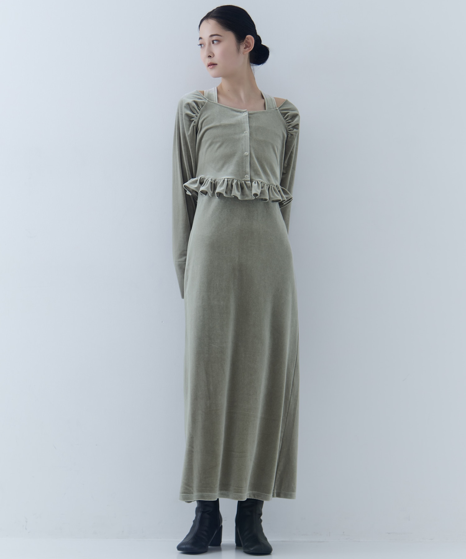 UND OFF SHOULDER VELOUR CARDIGAN SET DRESS