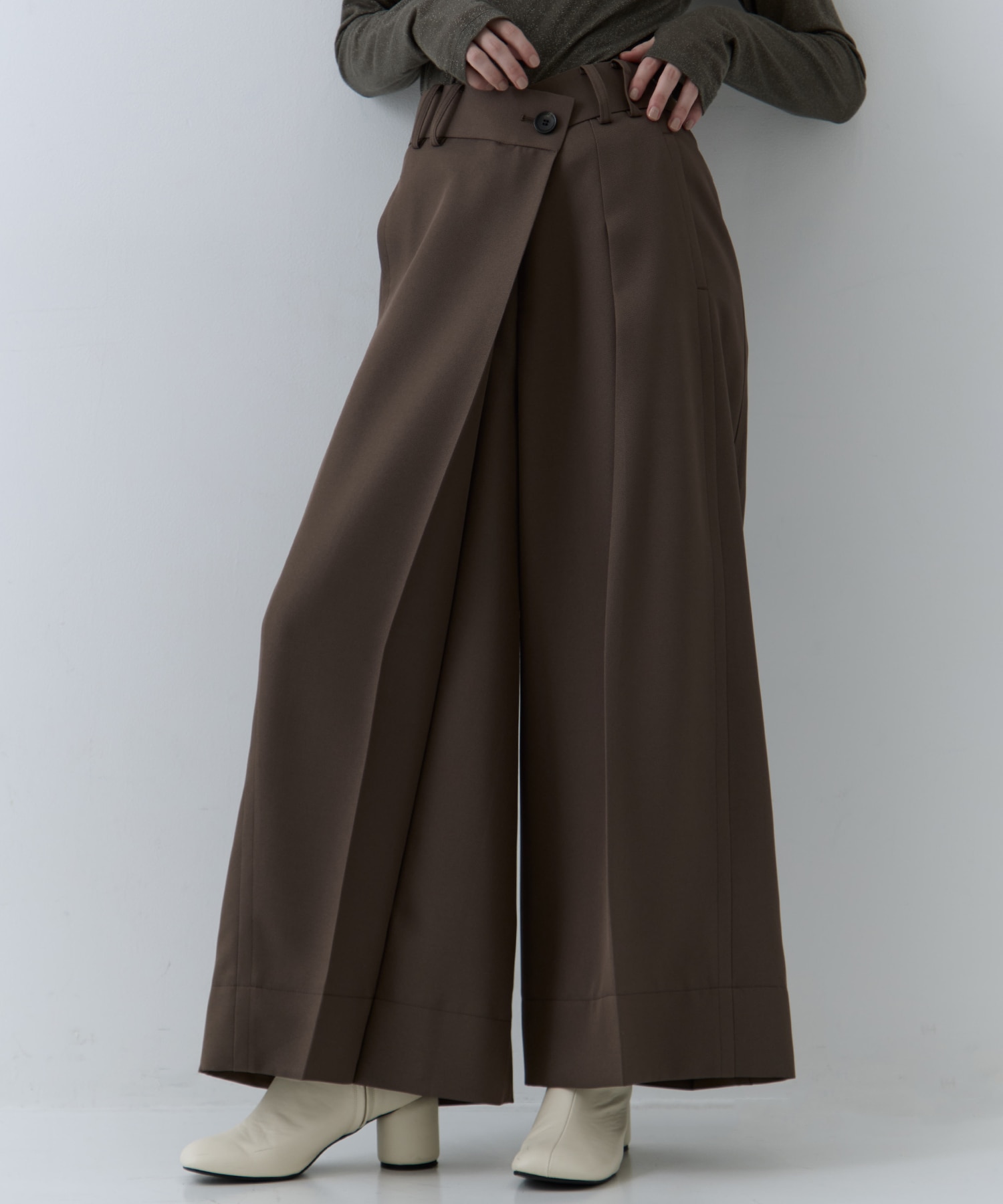 Asymmetric Tucked Flare Trousers