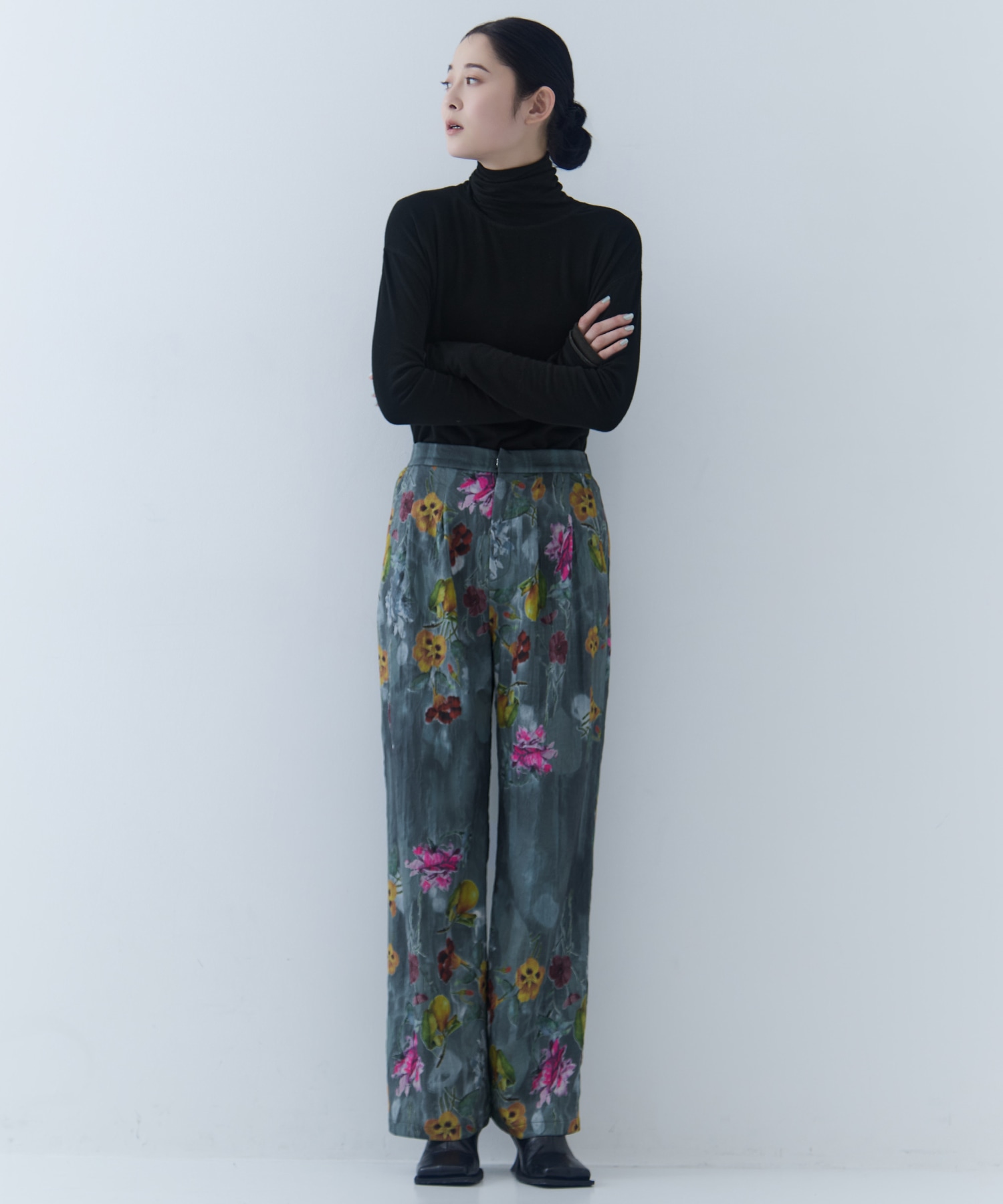 UND GRACE JACQUARD PRINT PANTS