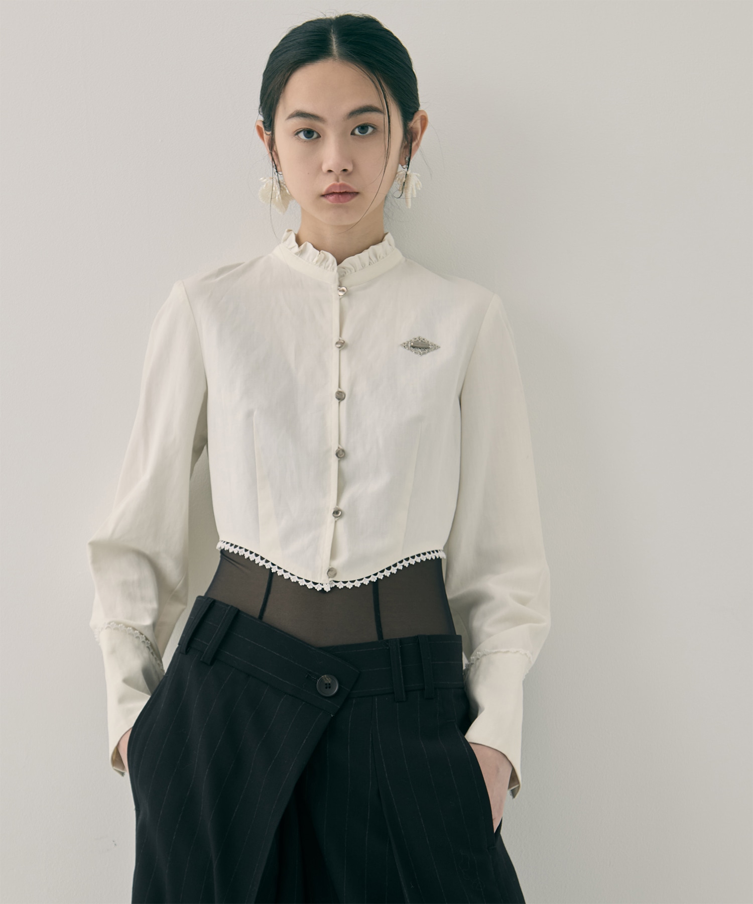 back curtain cropped blouse